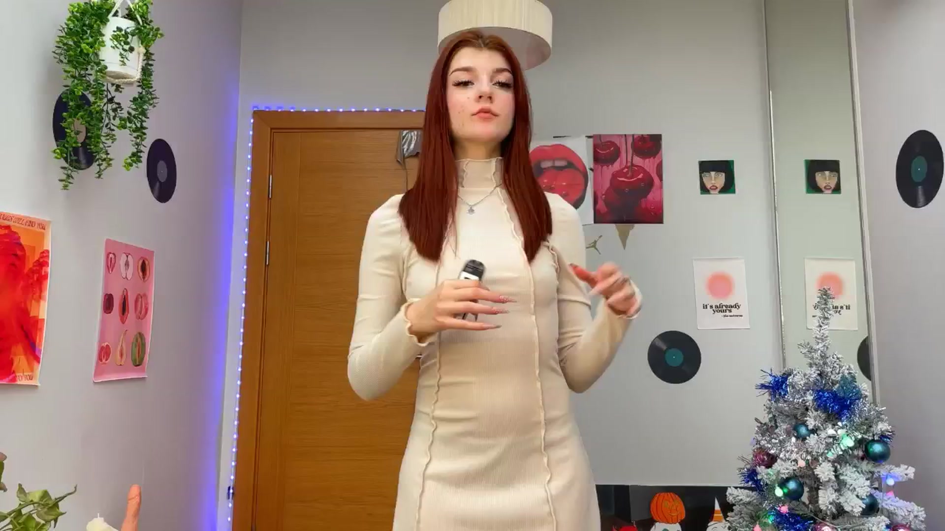 Gallery image thumbnail from BellaCute__'s myfreecams stream on, 12/14/2024, 09:52 image 14 of 20