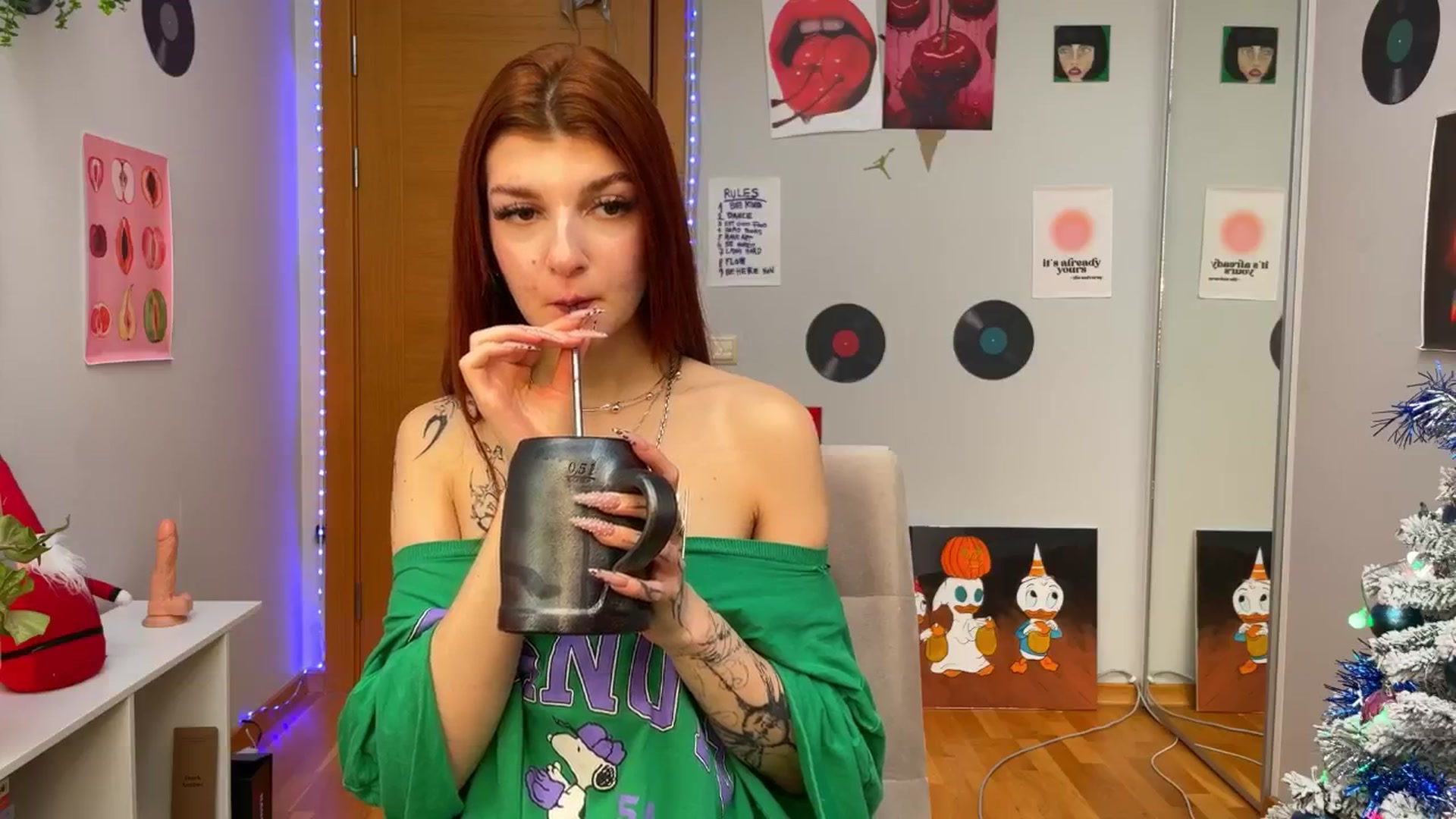 Gallery image thumbnail from BellaCute__'s myfreecams stream on, 12/17/2024, 08:46 image 12 of 20