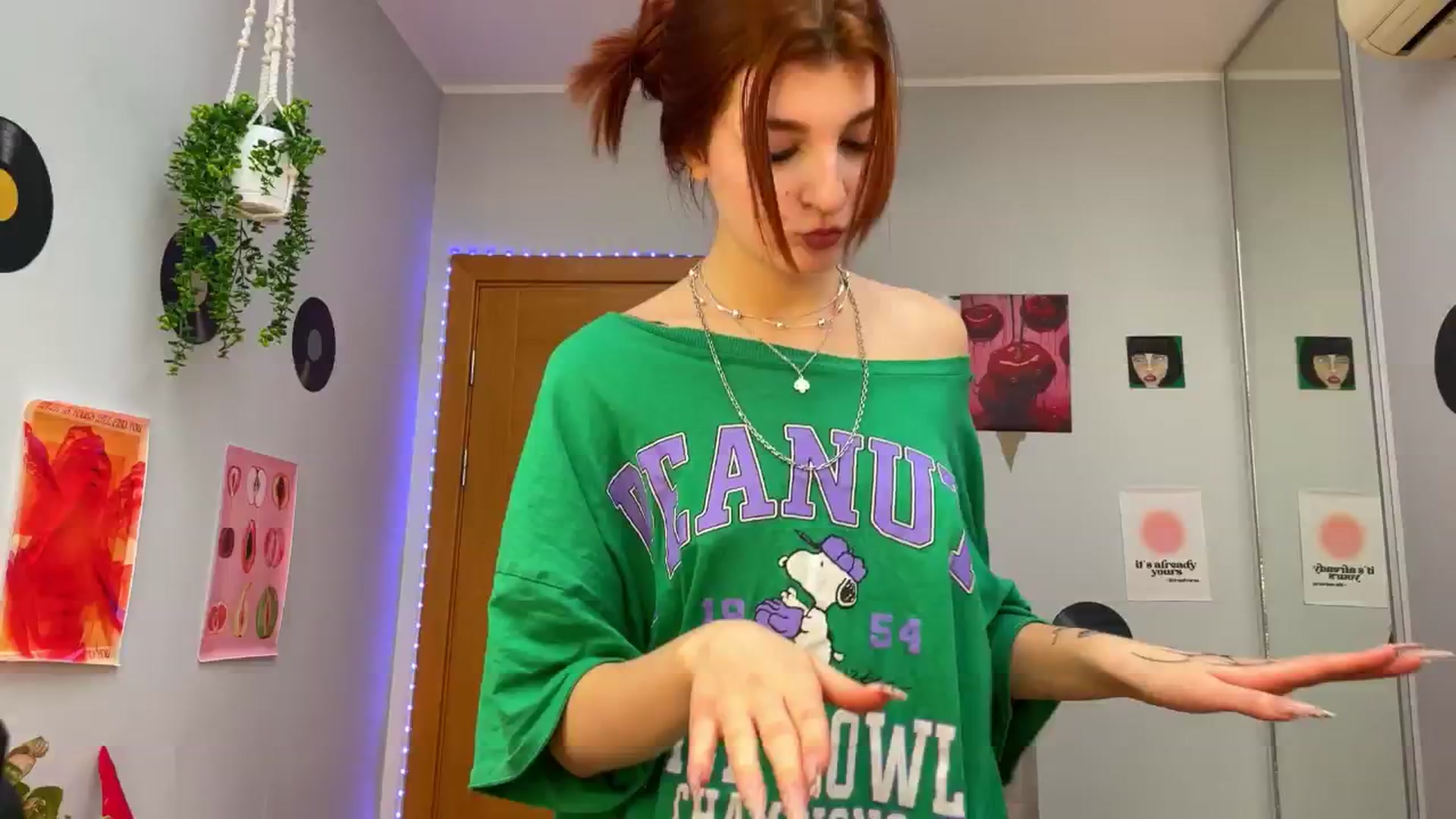 Gallery image thumbnail from BellaCute__'s myfreecams stream on, 12/17/2024, 09:58 image 20 of 20