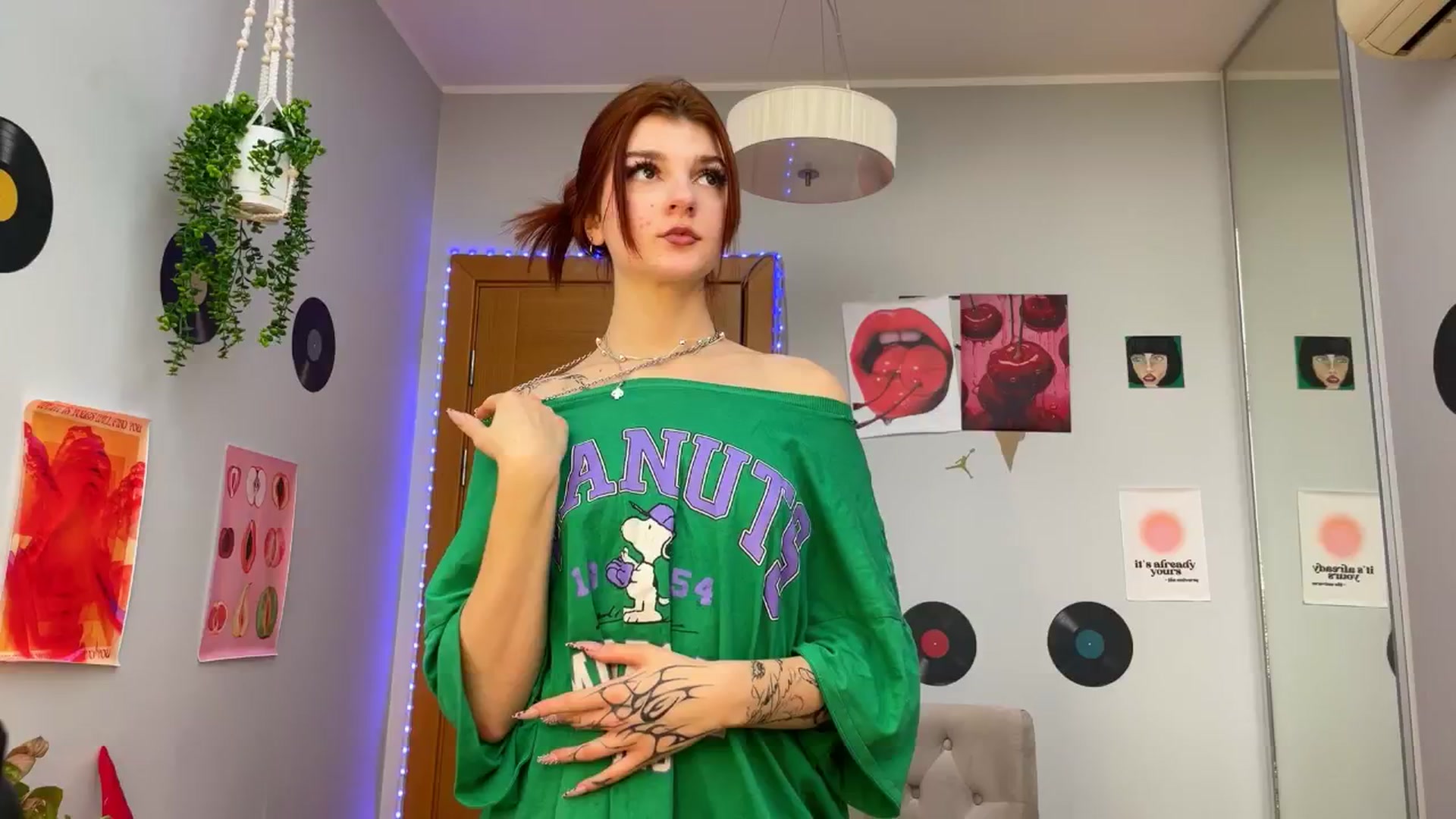 Gallery image thumbnail from BellaCute__'s myfreecams stream on, 12/17/2024, 09:58 image 19 of 20