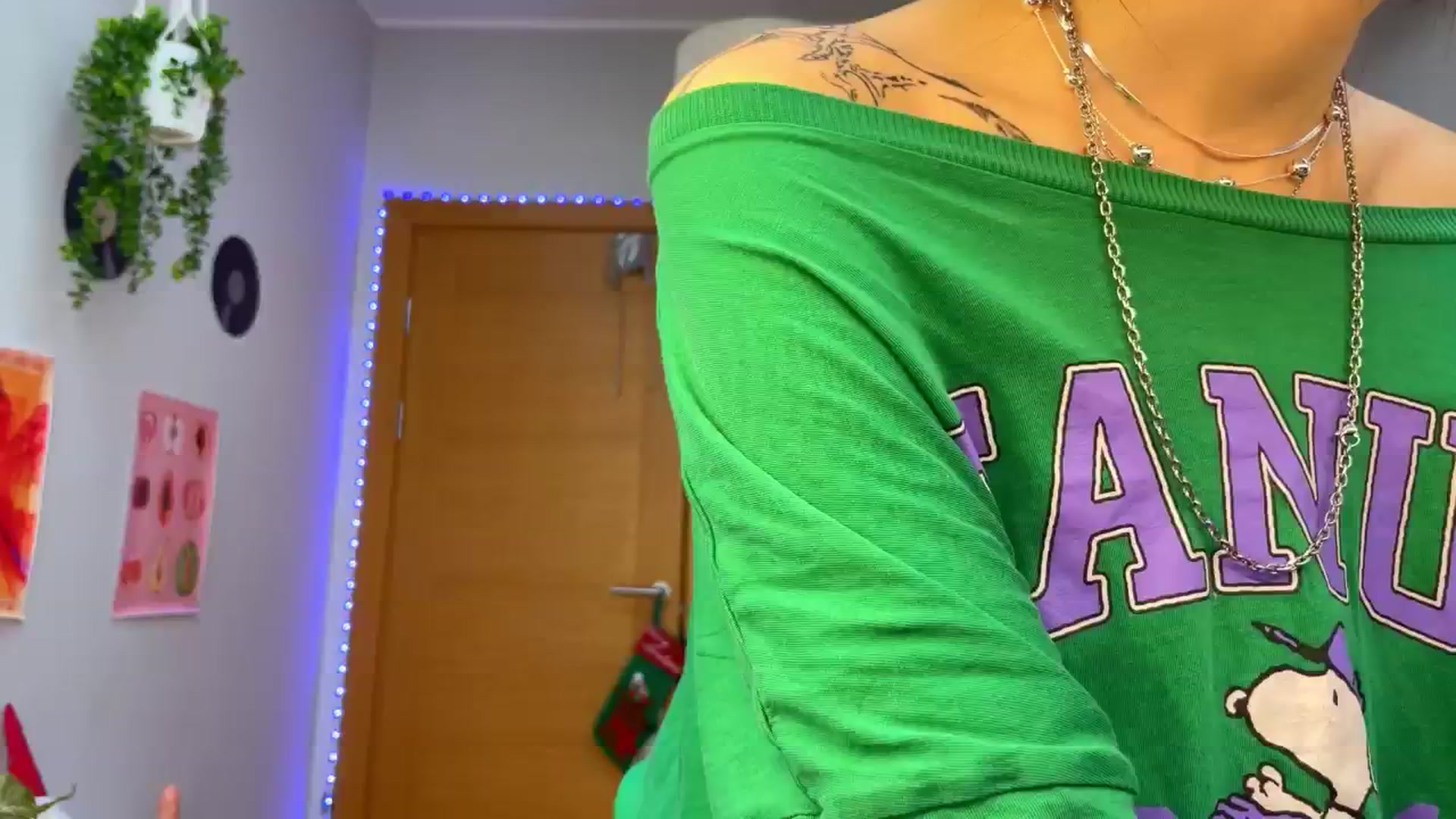 Gallery image thumbnail from BellaCute__'s myfreecams stream on, 12/17/2024, 12:51 image 15 of 20