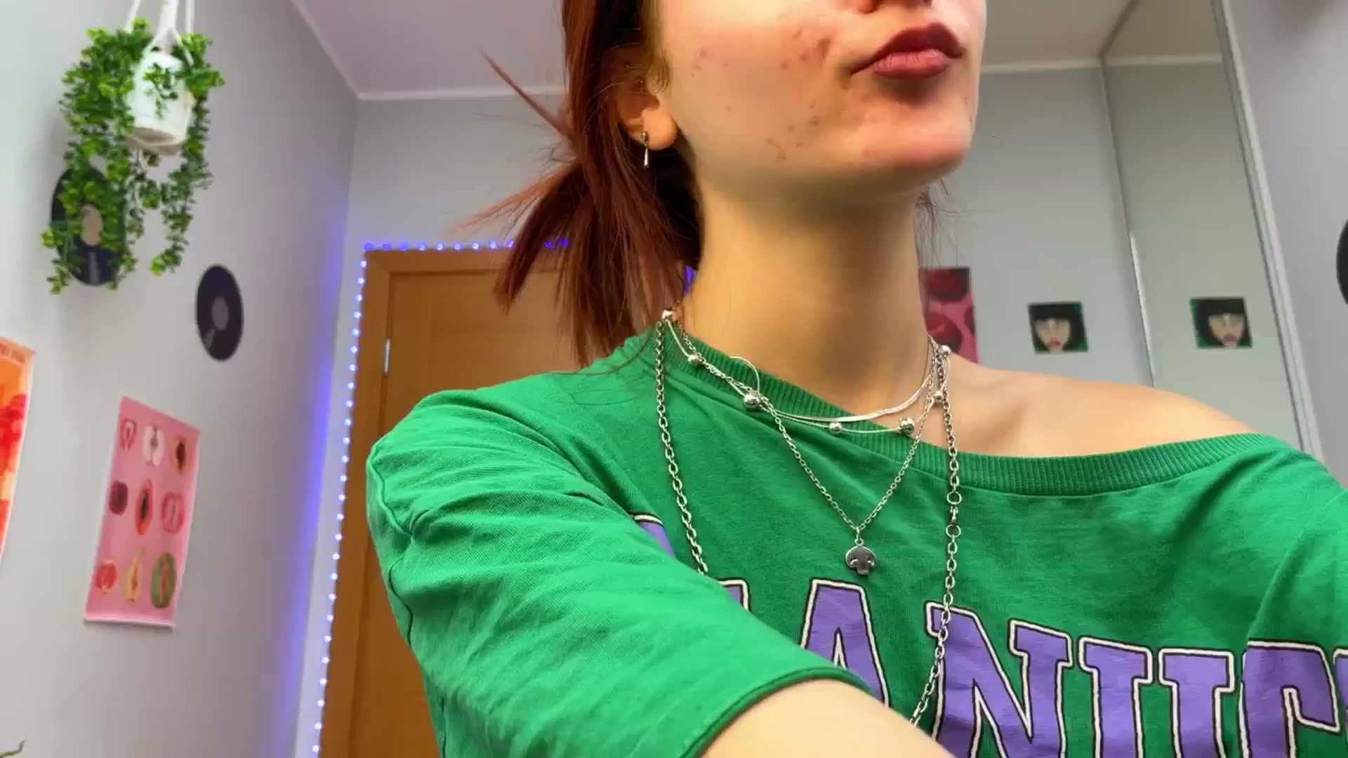 Gallery image thumbnail from BellaCute__'s myfreecams stream on, 12/17/2024, 12:51 image 4 of 20