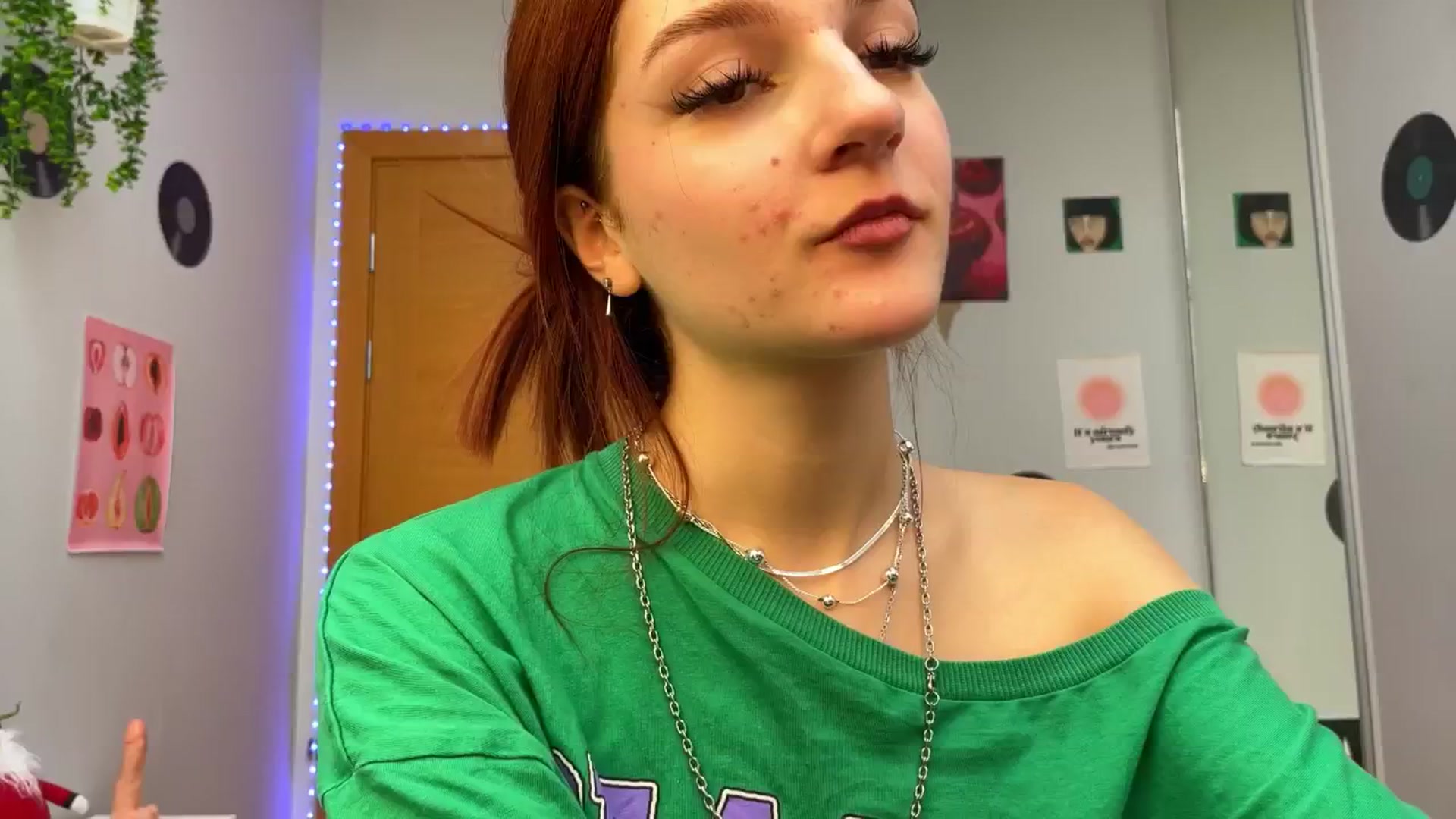 Gallery image thumbnail from BellaCute__'s myfreecams stream on, 12/17/2024, 12:51 image 5 of 20
