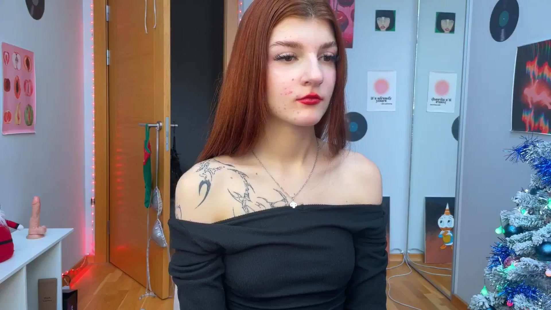 Gallery image thumbnail from BellaCute__'s myfreecams stream on, 12/18/2024, 09:44 image 7 of 20