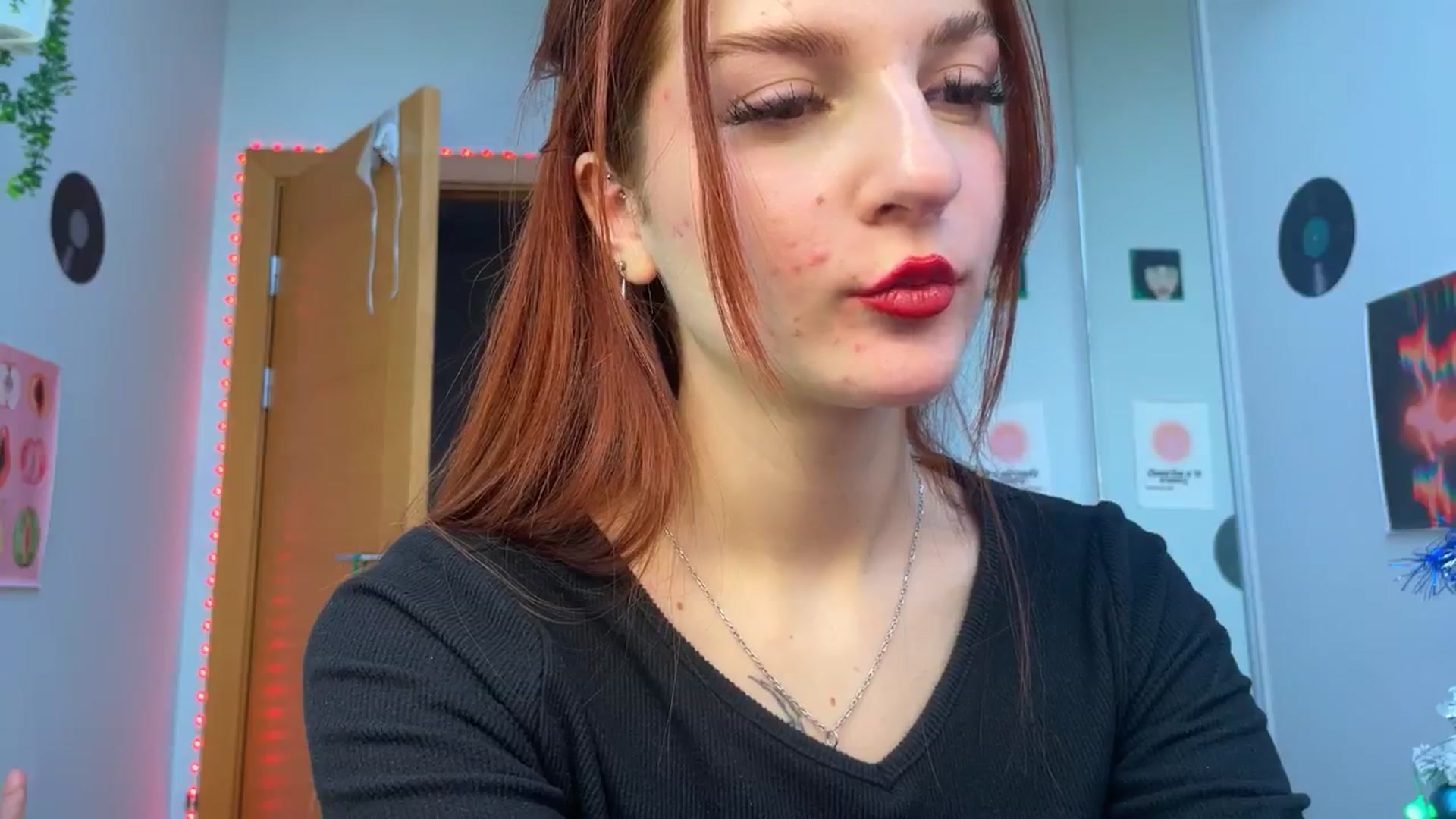 Gallery image thumbnail from BellaCute__'s myfreecams stream on, 12/18/2024, 09:44 image 5 of 20