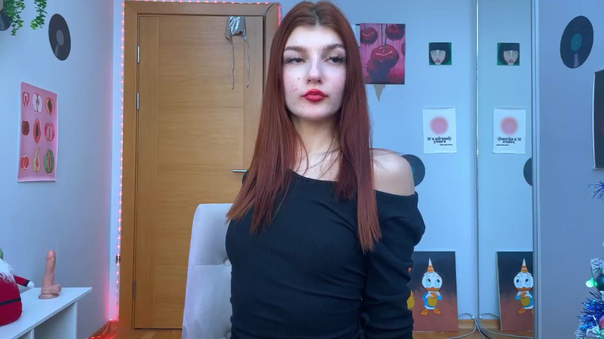 Gallery image thumbnail from BellaCute__'s myfreecams stream on, 12/18/2024, 09:44 image 10 of 20