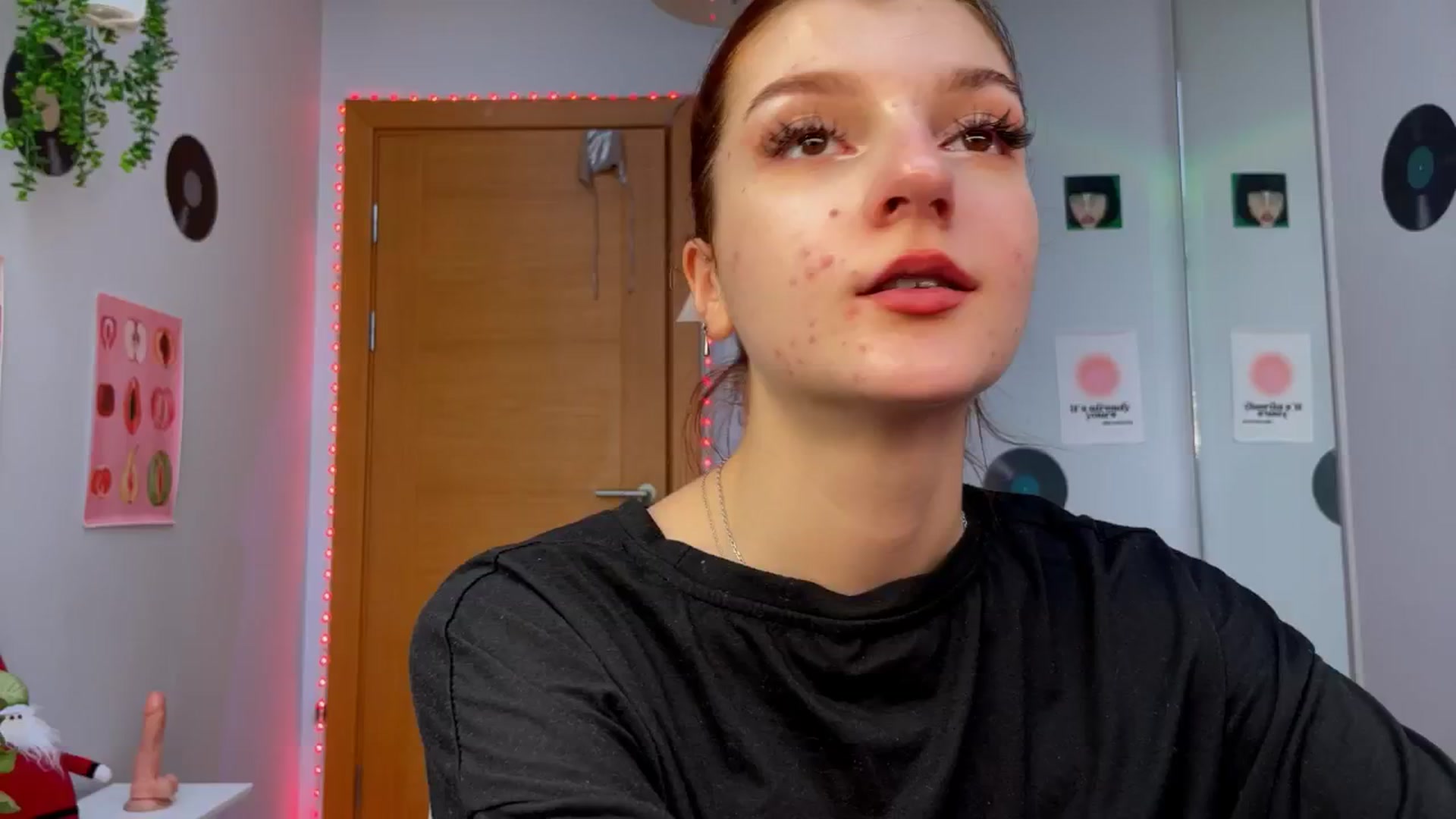 Gallery image thumbnail from BellaCute__'s myfreecams stream on, 12/19/2024, 12:06 image 15 of 20