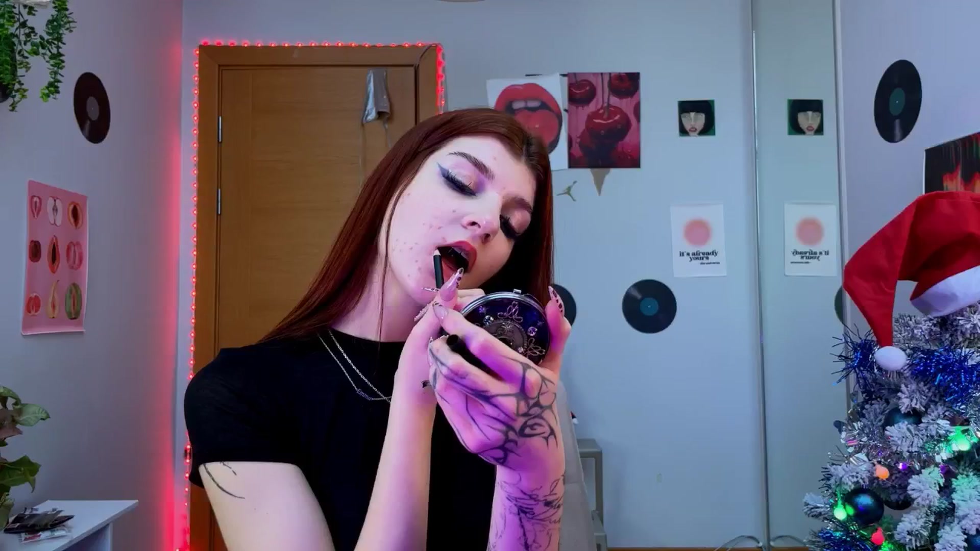 Gallery image thumbnail from BellaCute__'s myfreecams stream on, 12/23/2024, 09:01 image 15 of 20