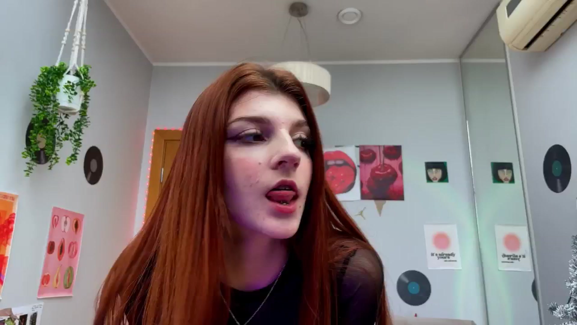 Gallery image thumbnail from BellaCute__'s myfreecams stream on, 12/27/2024, 12:18 image 8 of 20