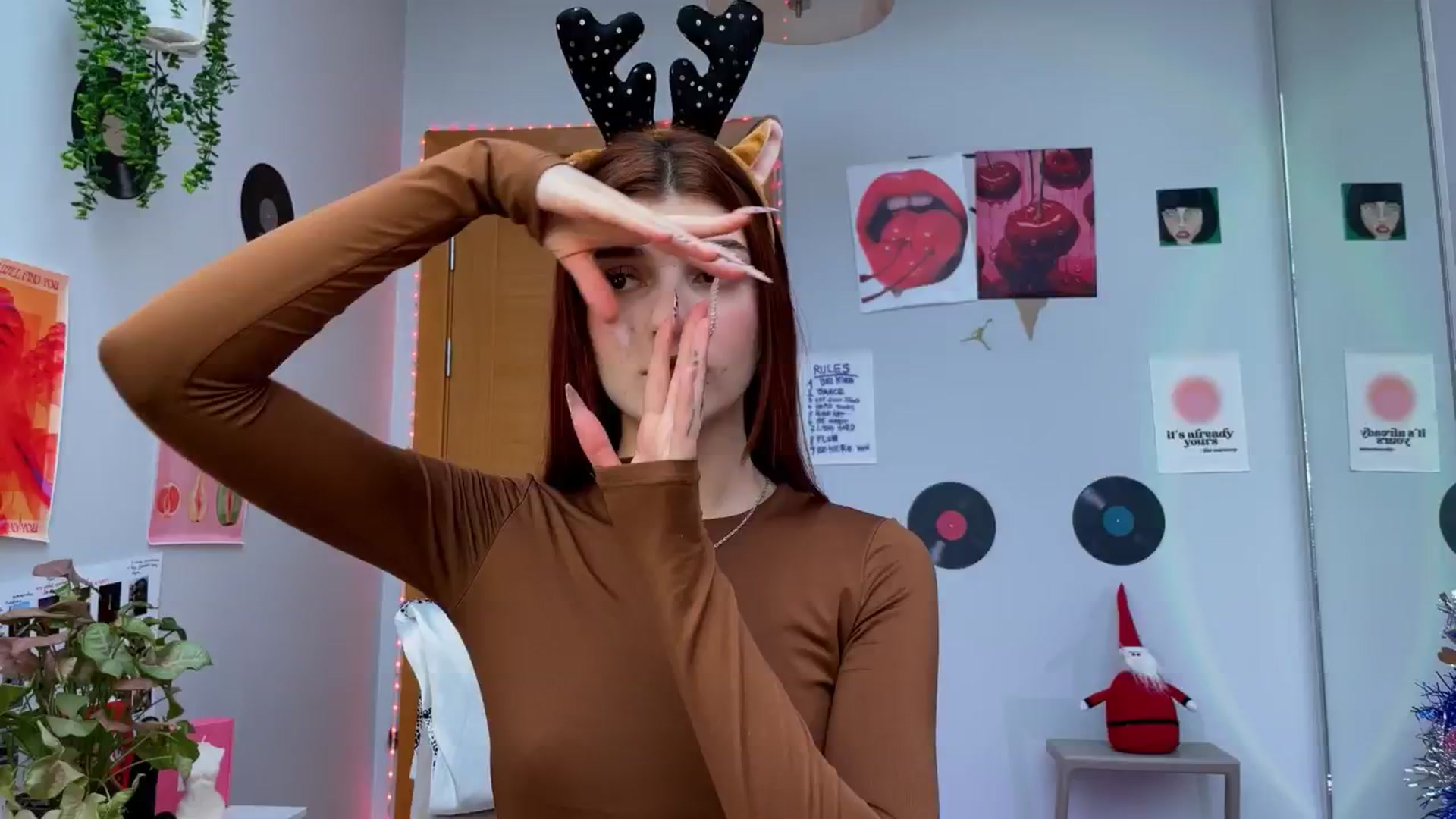 Gallery image thumbnail from BellaCute__'s myfreecams stream on, 12/28/2024, 10:28 image 2 of 20