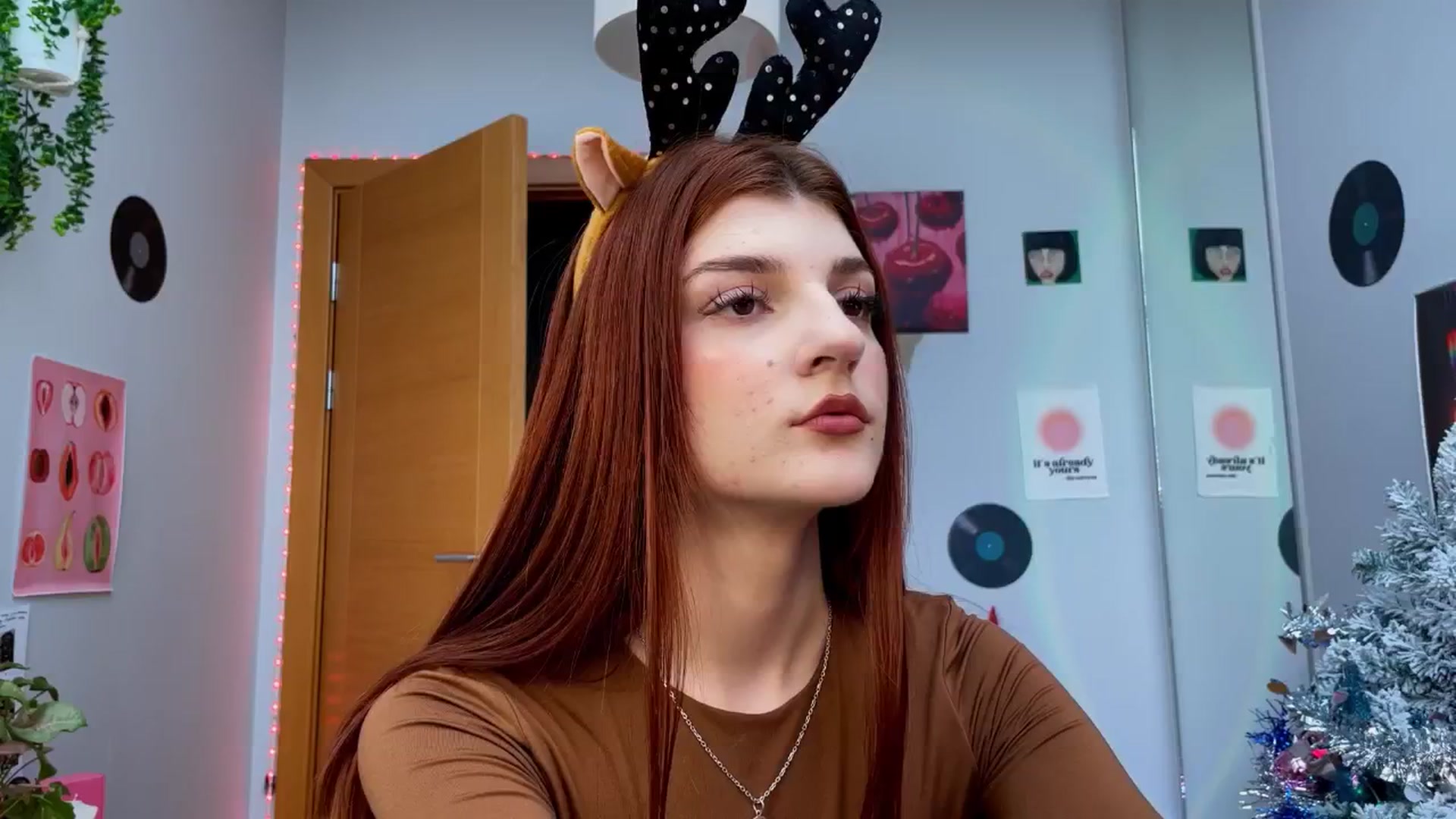 Gallery image thumbnail from BellaCute__'s myfreecams stream on, 12/28/2024, 10:28 image 15 of 20
