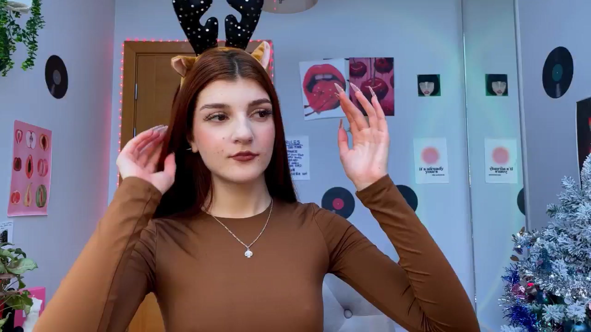 Gallery image thumbnail from BellaCute__'s myfreecams stream on, 12/28/2024, 10:28 image 6 of 20
