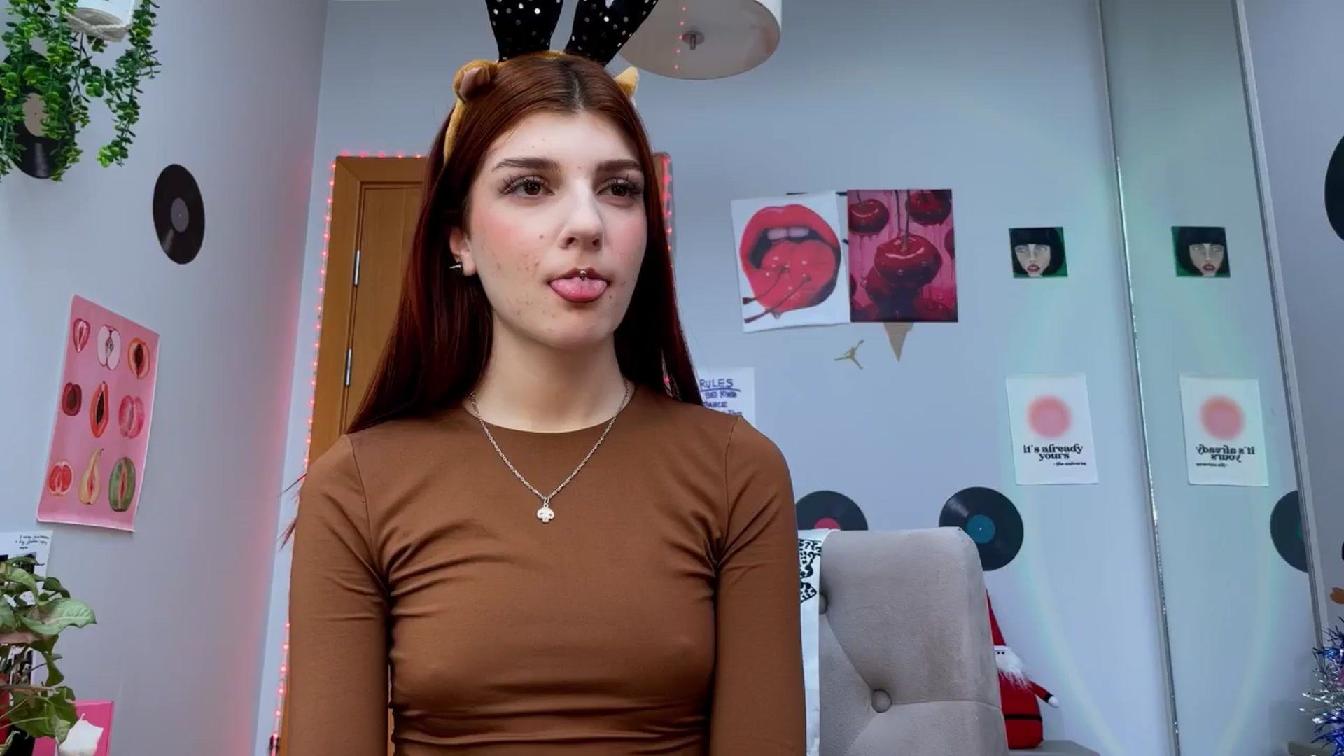 Gallery image thumbnail from BellaCute__'s myfreecams stream on, 12/28/2024, 13:41 image 7 of 20