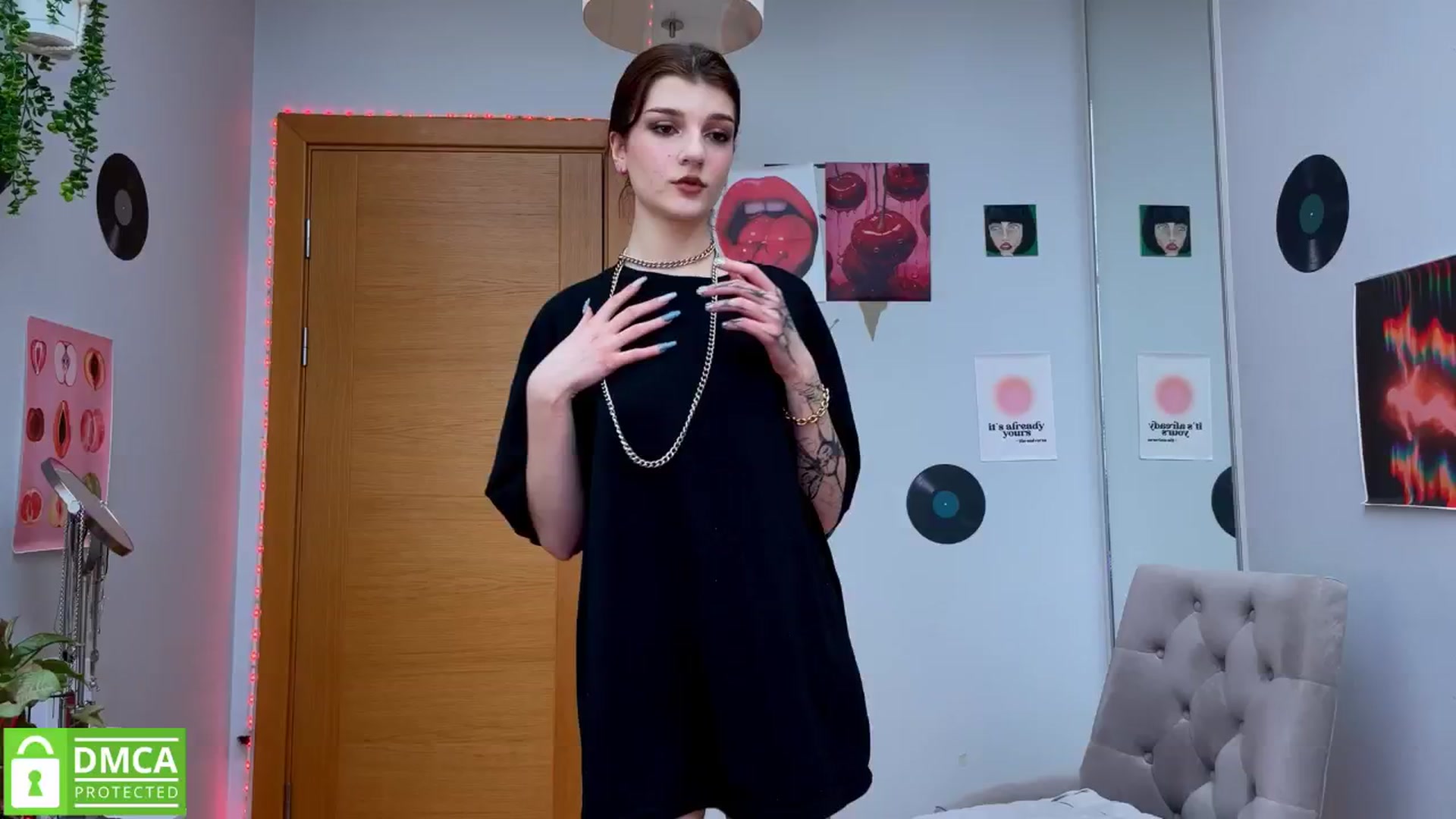 Gallery image thumbnail from BellaCute__'s myfreecams stream on, 01/23/2025, 09:45 image 11 of 20