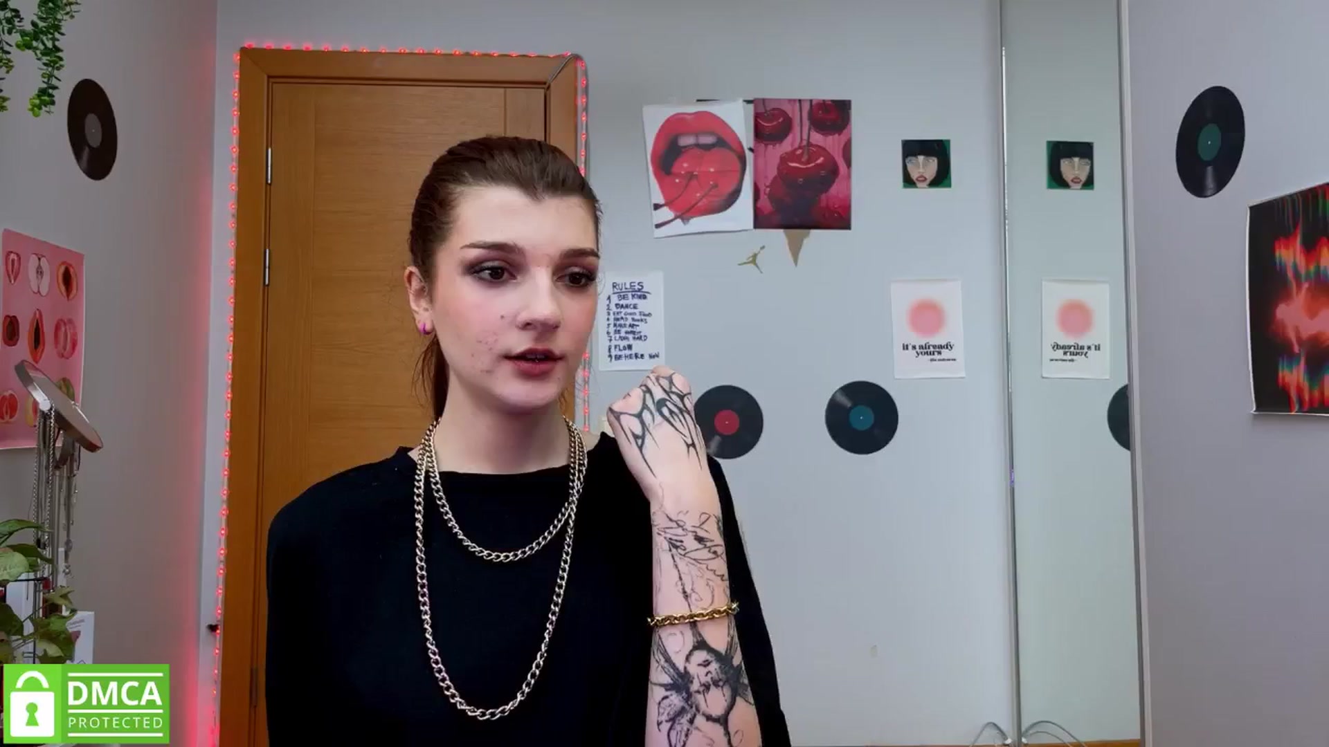 Gallery image thumbnail from BellaCute__'s myfreecams stream on, 01/23/2025, 12:38 image 4 of 20
