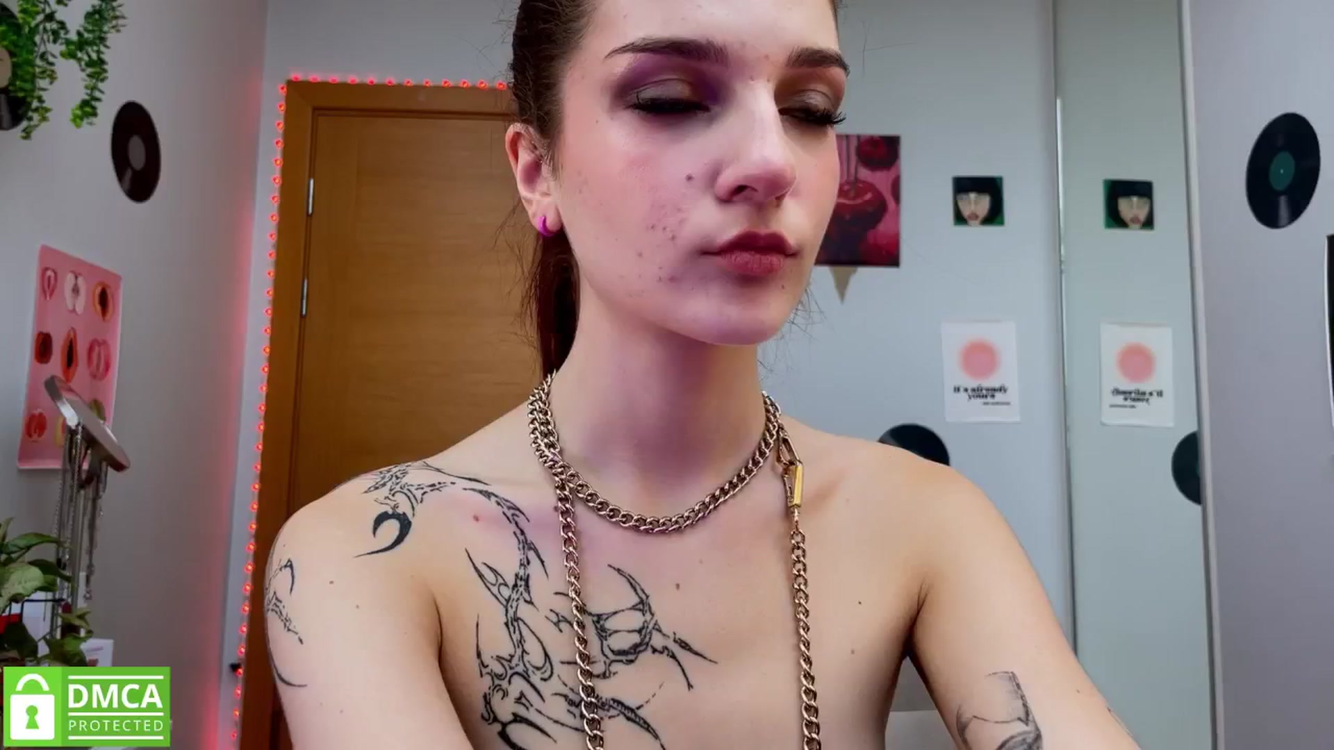 Gallery image thumbnail from BellaCute__'s myfreecams stream on, 01/23/2025, 12:38 image 16 of 20