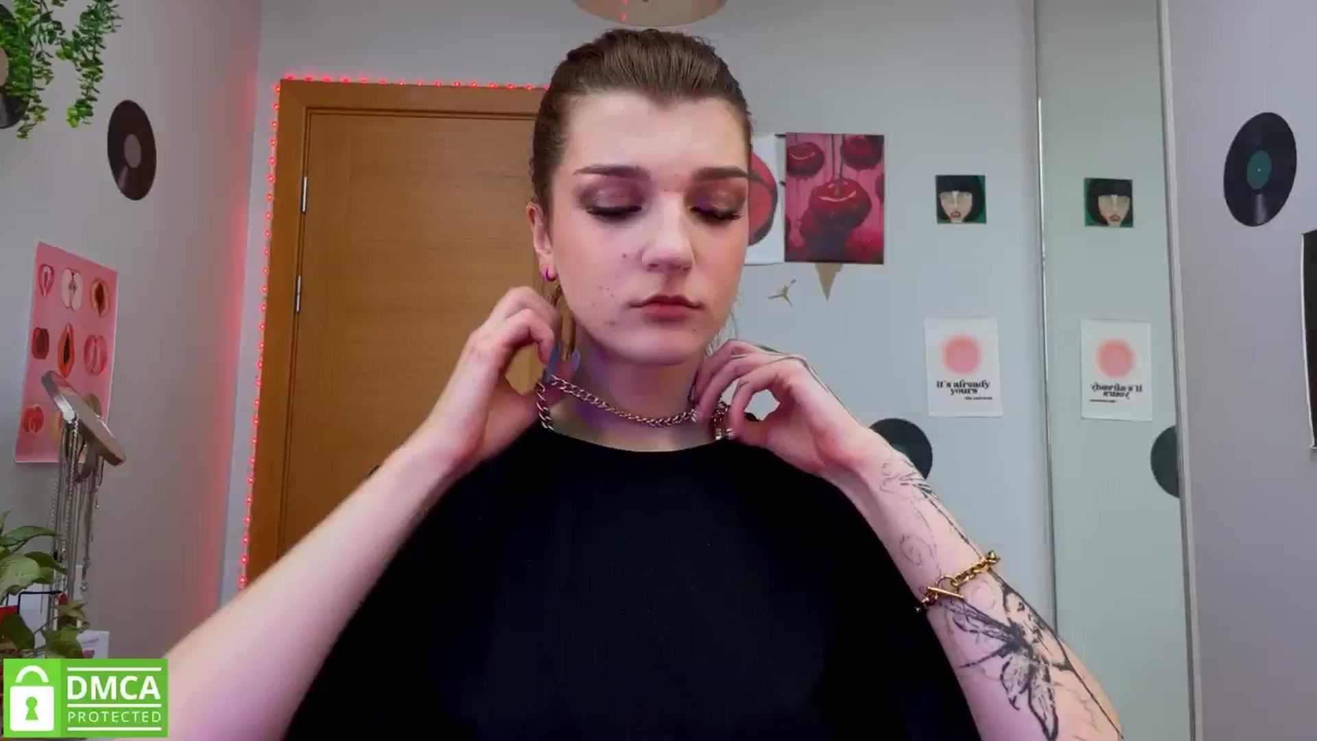 Gallery image thumbnail from BellaCute__'s myfreecams stream on, 01/23/2025, 12:38 image 19 of 20