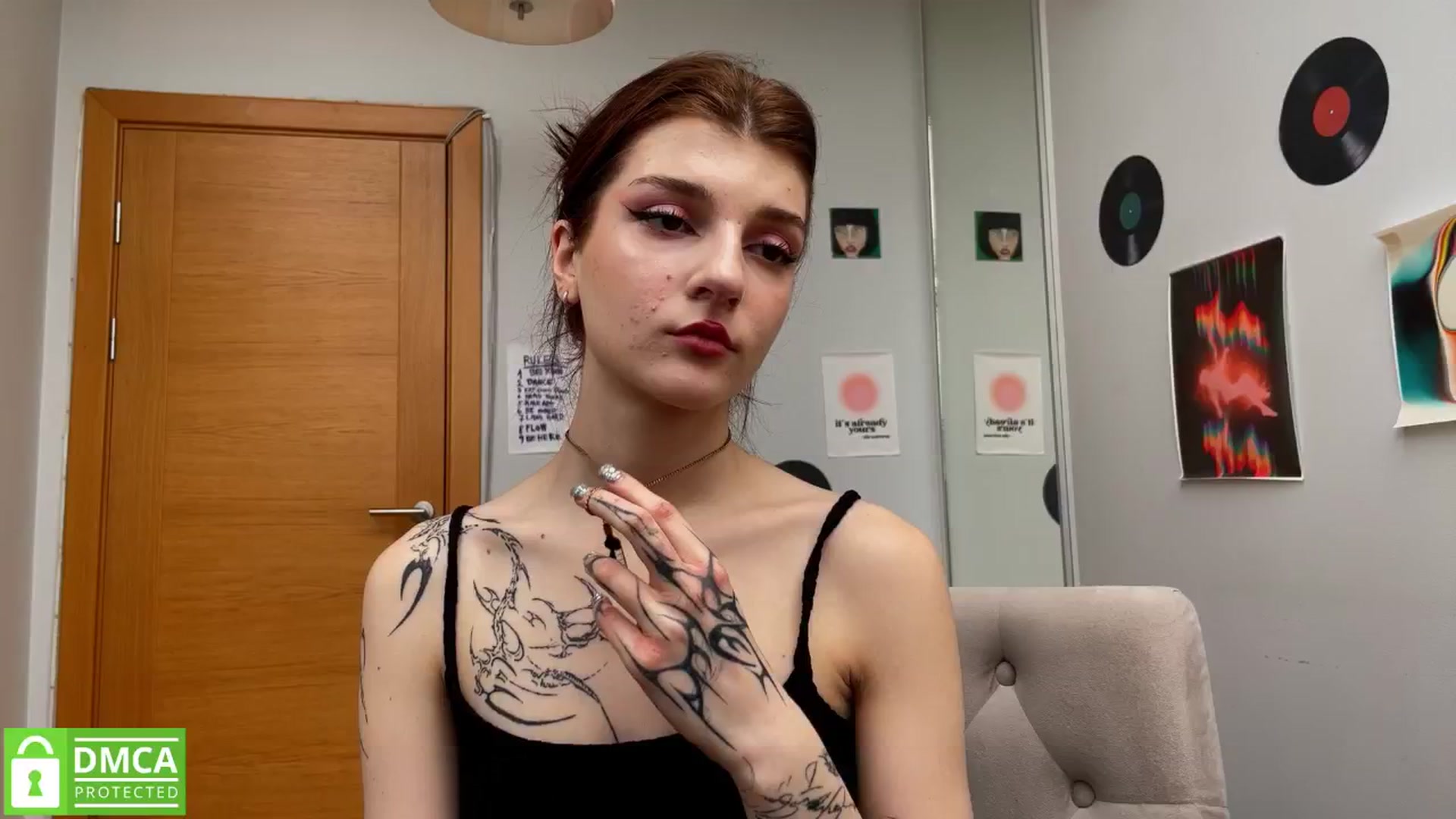 Gallery image thumbnail from BellaCute__'s myfreecams stream on, 02/14/2025, 10:01 image 13 of 20