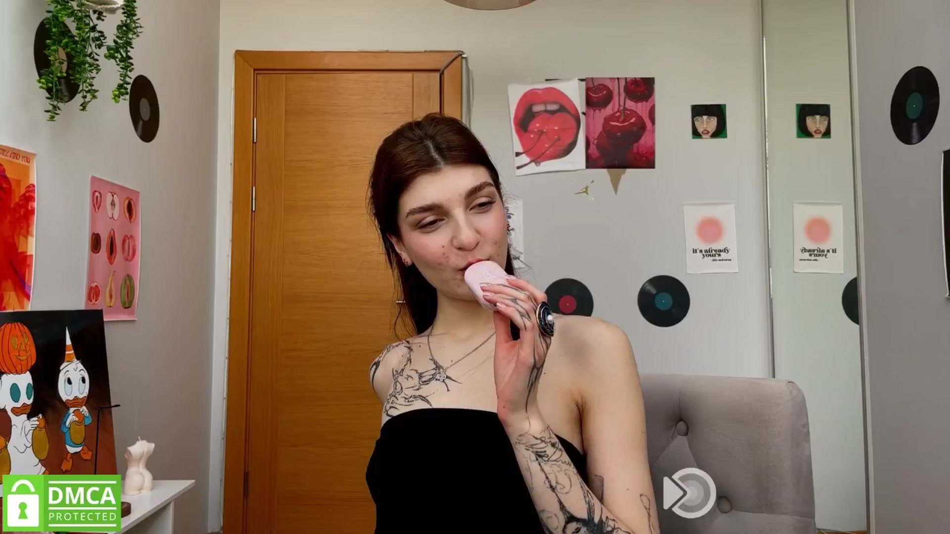 Gallery image thumbnail from BellaCute__'s myfreecams stream on, 03/08/2025, 12:09 image 2 of 20