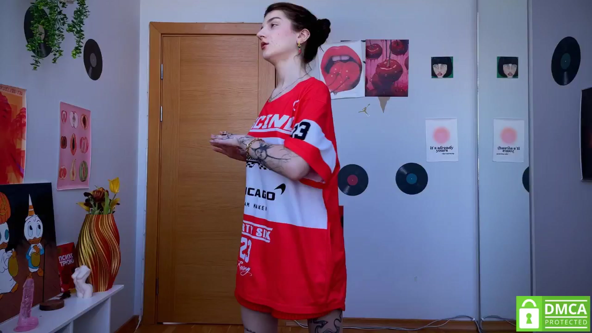 Gallery image thumbnail from BellaCute__'s myfreecams stream on, 03/17/2025, 07:51 image 6 of 20