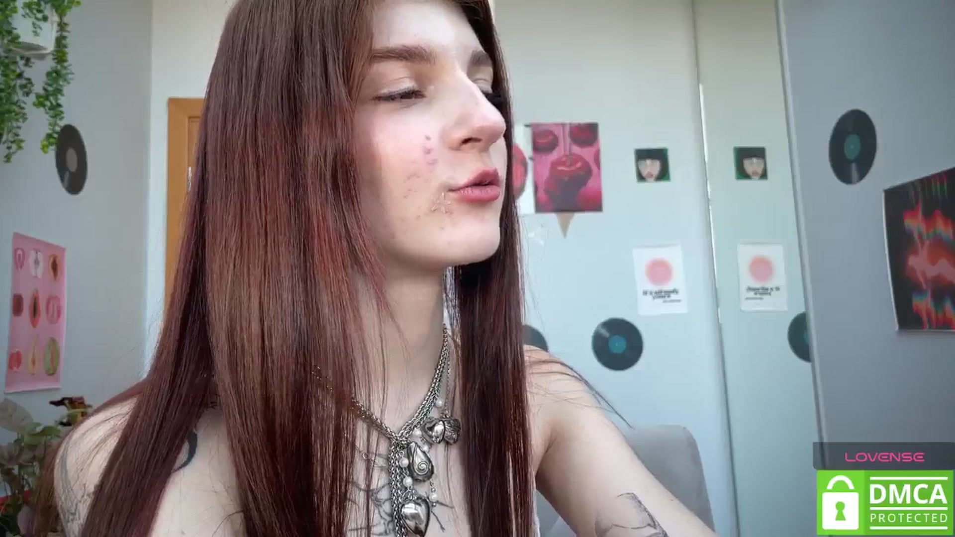 Gallery image thumbnail from BellaCute__'s myfreecams stream on, 03/21/2025, 08:43 image 17 of 20