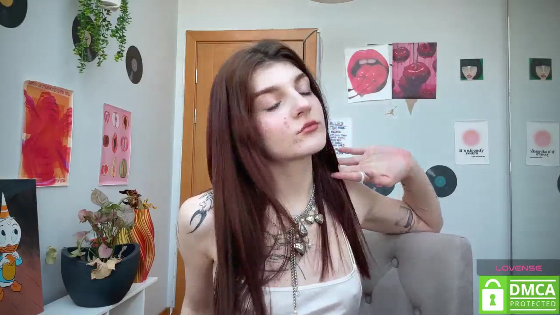 Gallery image thumbnail from BellaCute__'s myfreecams stream on, 03/21/2025, 08:43 image 15 of 20