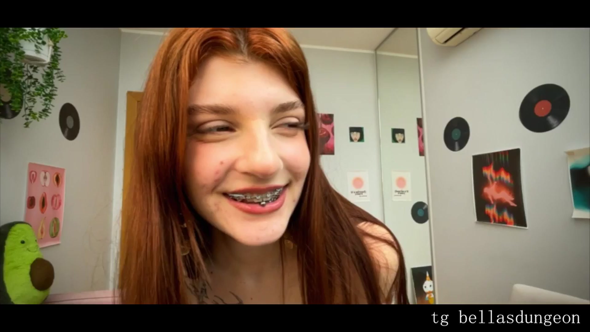 Gallery image thumbnail from BellaCute__'s myfreecams stream on, 04/14/2025, 08:44 image 11 of 20