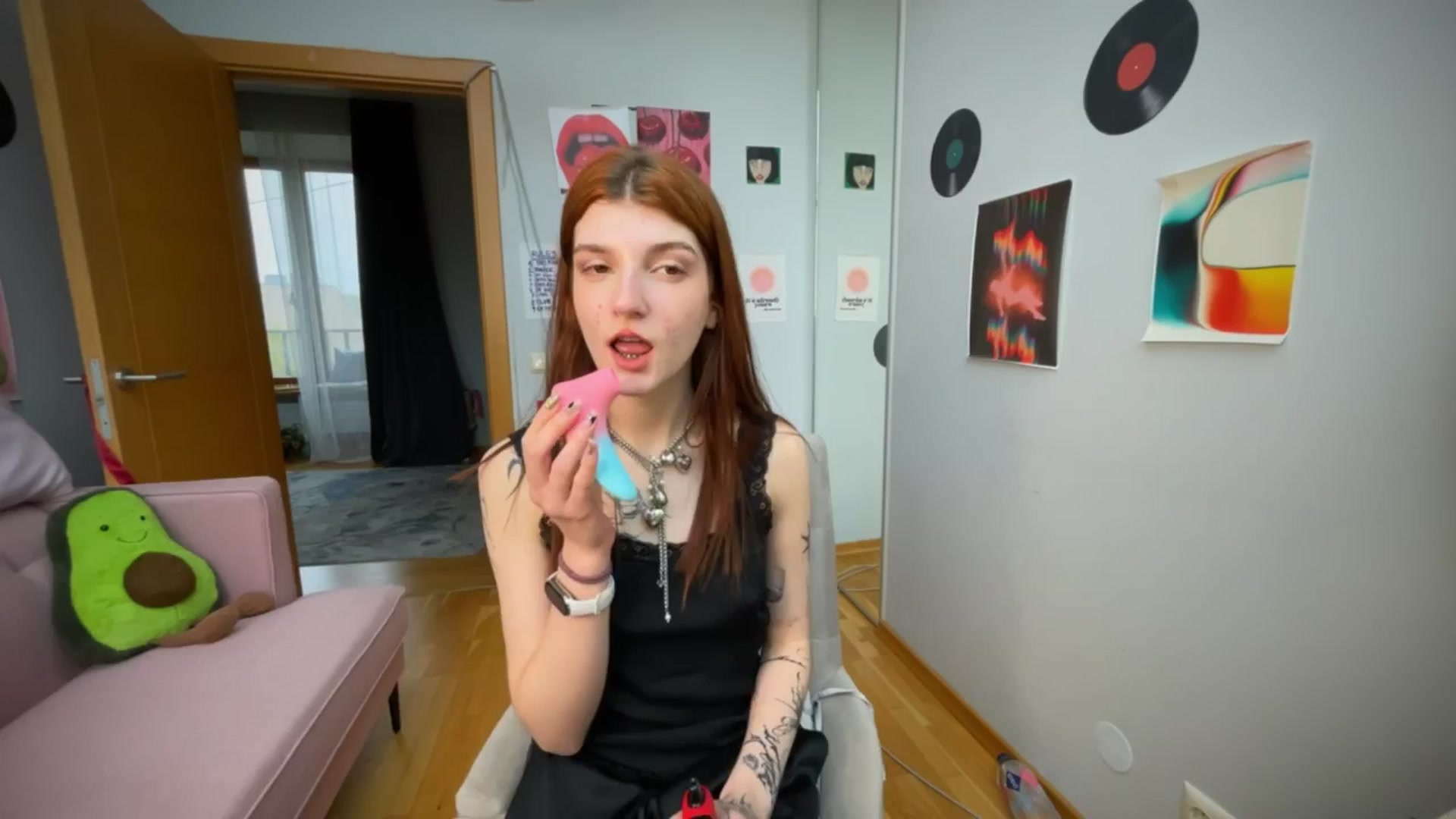 Gallery image thumbnail from BellaCute__'s myfreecams stream on, 05/15/2025, 11:11 image 16 of 20