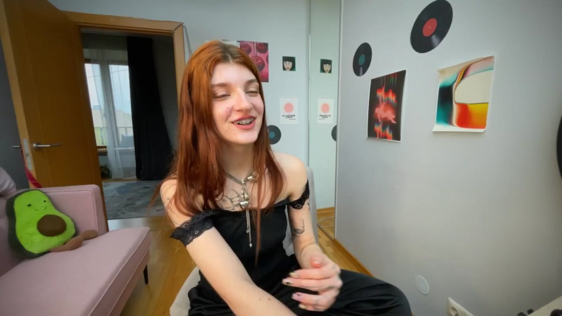 Gallery image thumbnail from BellaCute__'s myfreecams stream on, 05/15/2025, 11:11 image 15 of 20