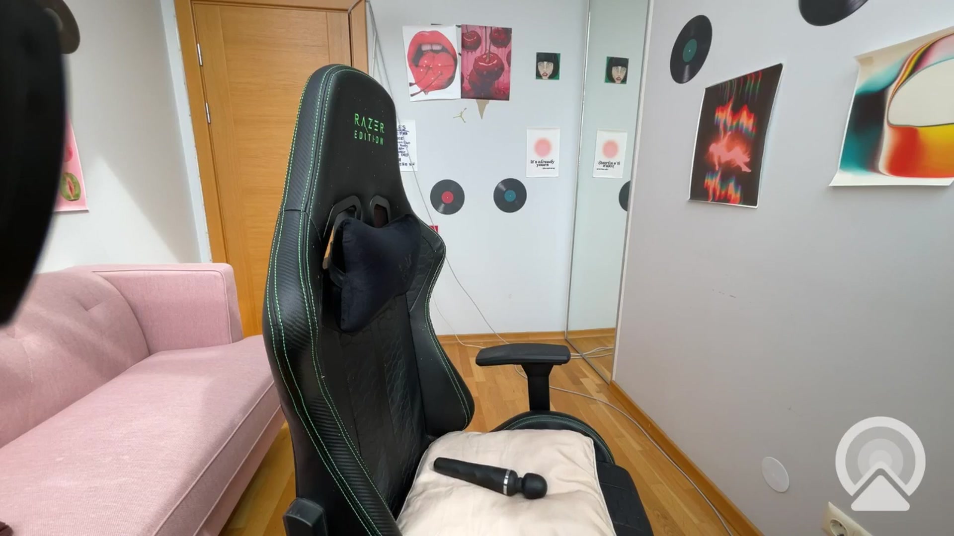 Gallery image thumbnail from BellaCute__'s myfreecams stream on, 05/29/2025, 13:03 image 11 of 20