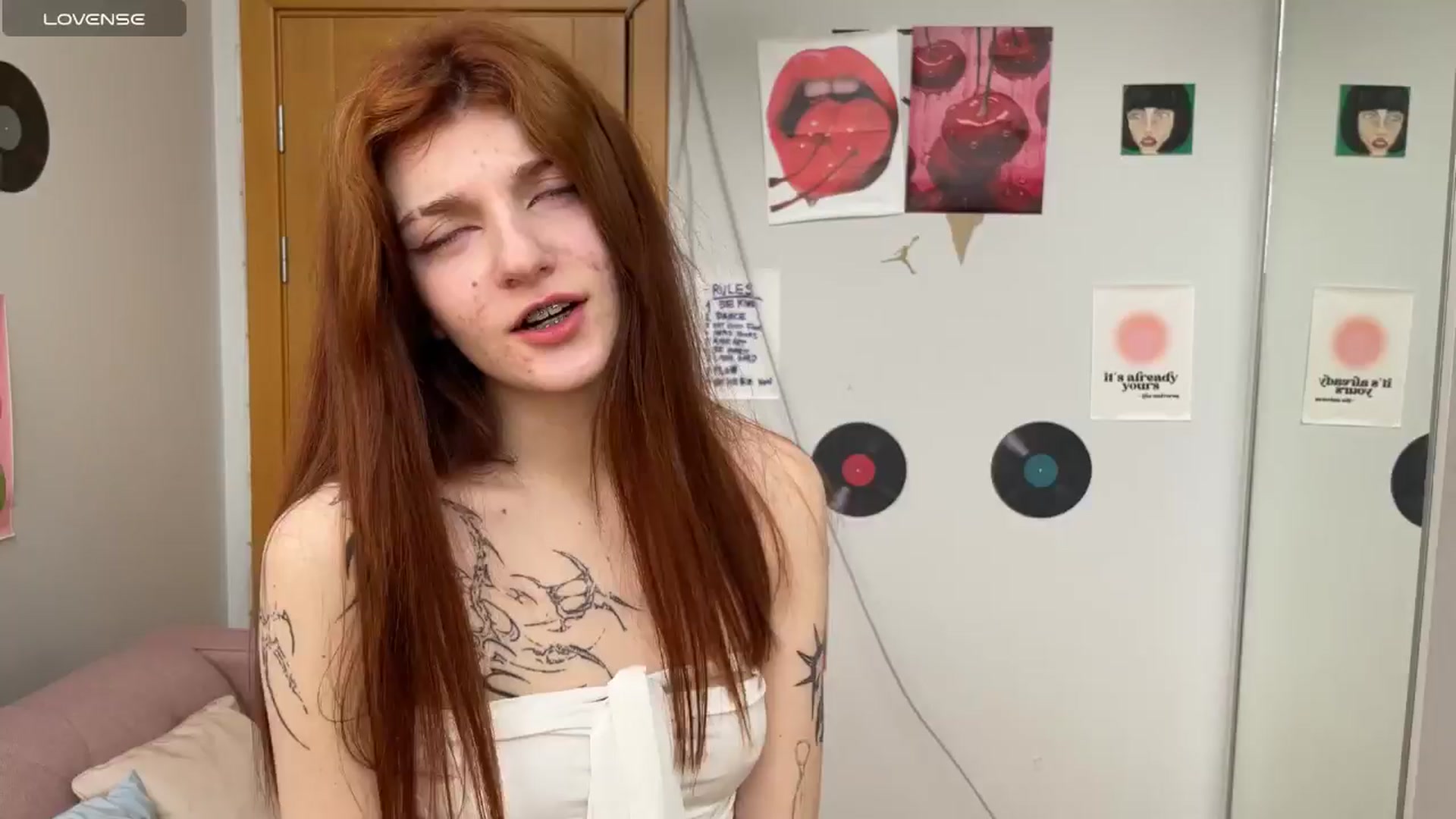 Gallery image thumbnail from BellaCute__'s myfreecams stream on, 06/09/2025, 08:24 image 16 of 20
