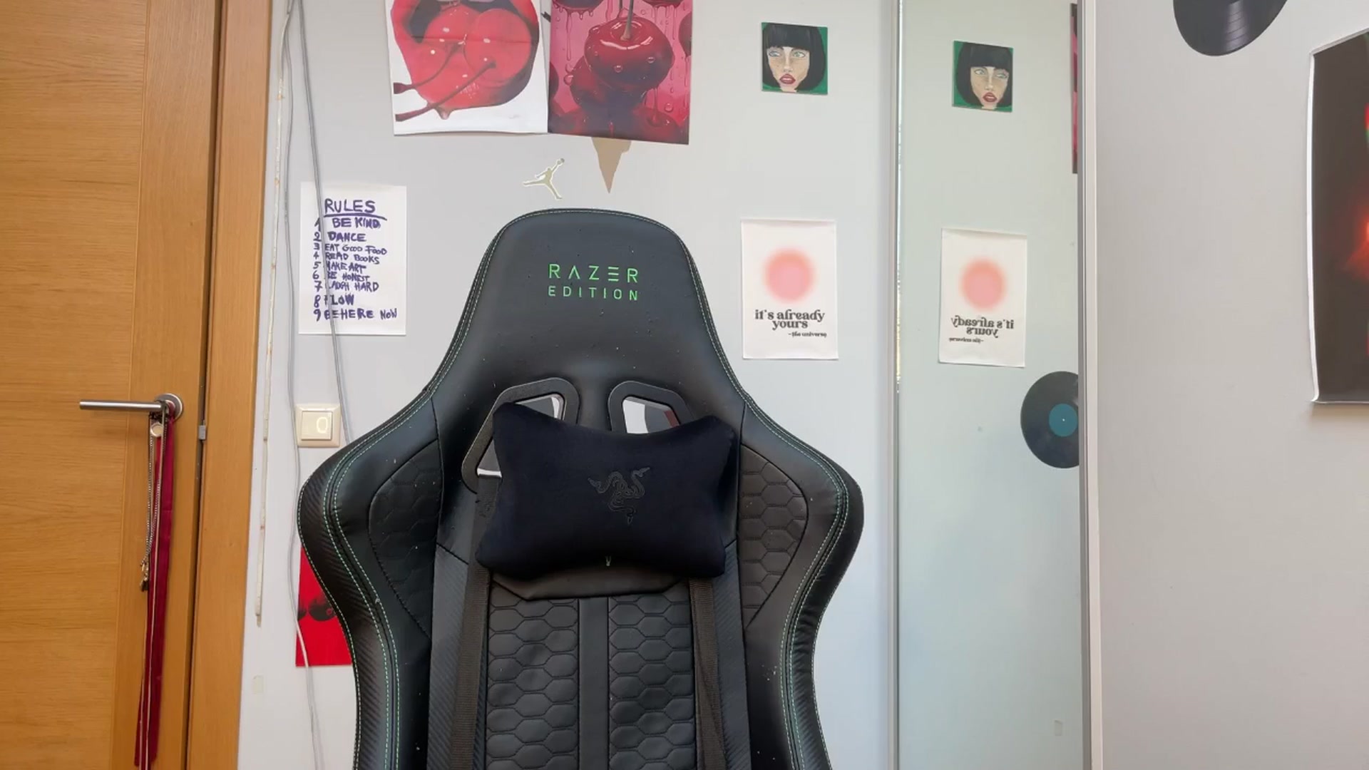 Gallery image thumbnail from BellaCute__'s myfreecams stream on, 06/25/2025, 07:43 image 3 of 20