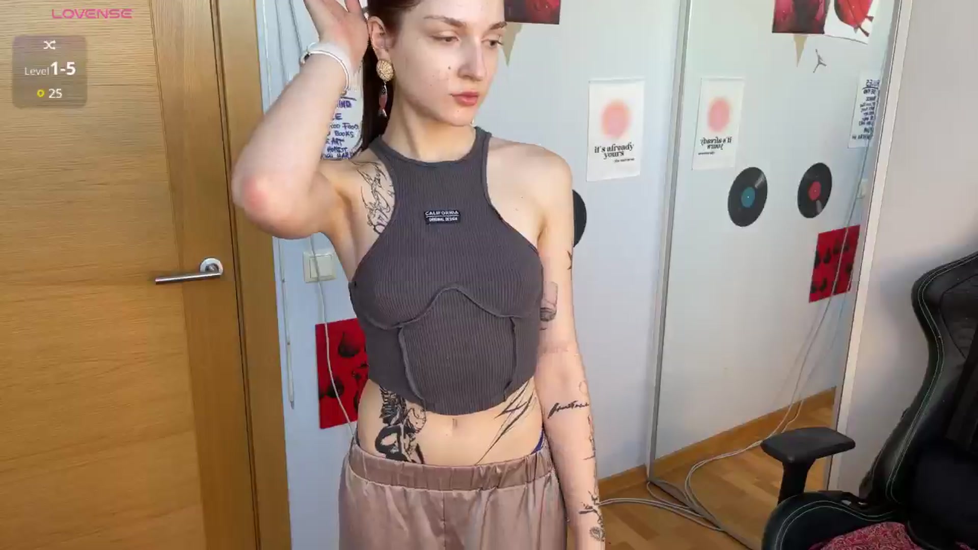 Gallery image thumbnail from BellaCute__'s myfreecams stream on, 08/11/2025, 08:37 image 7 of 20