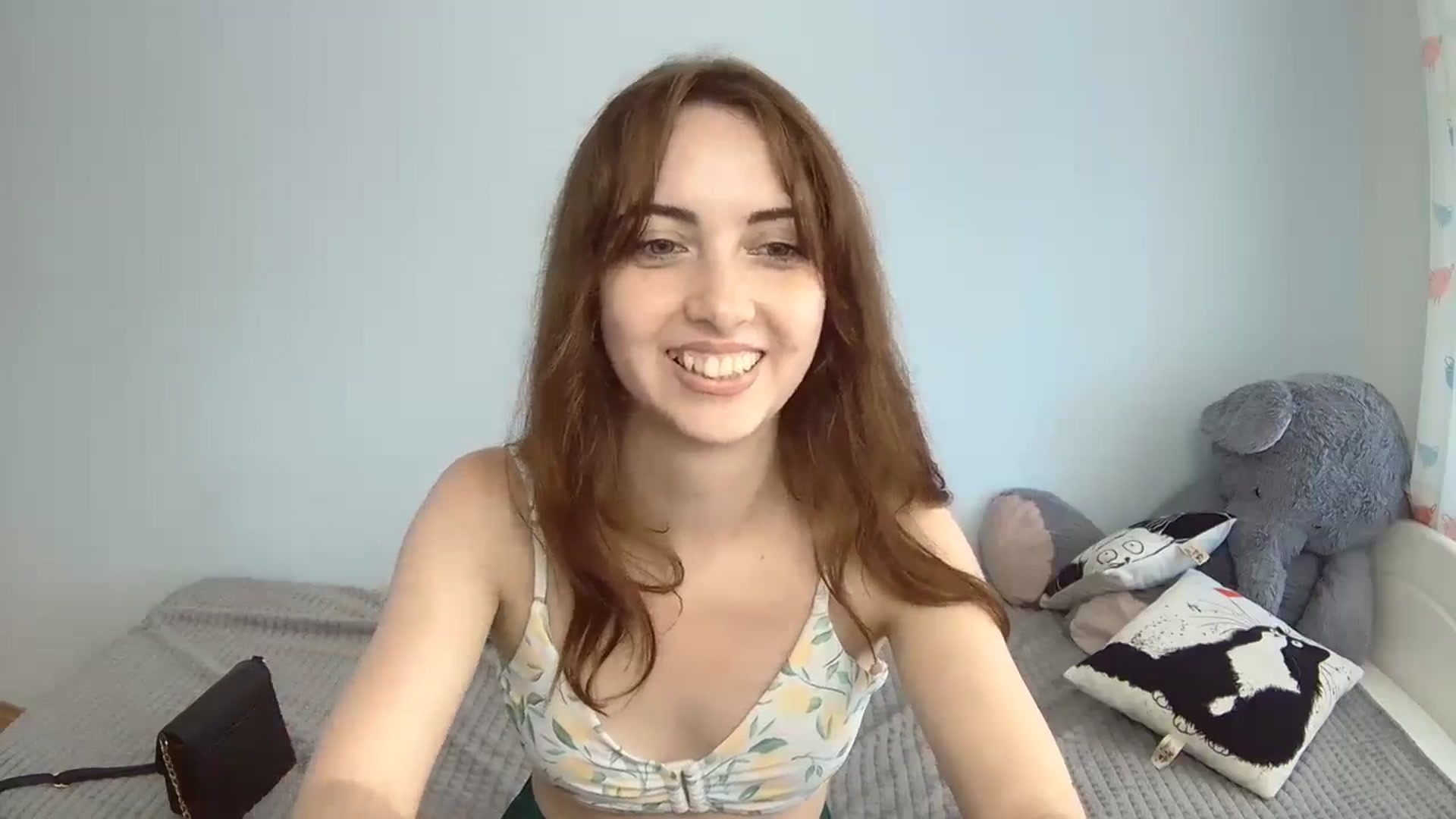 Gallery image thumbnail from BellaDream_m's myfreecams stream on, 06/28/2024, 15:23 image 14 of 20