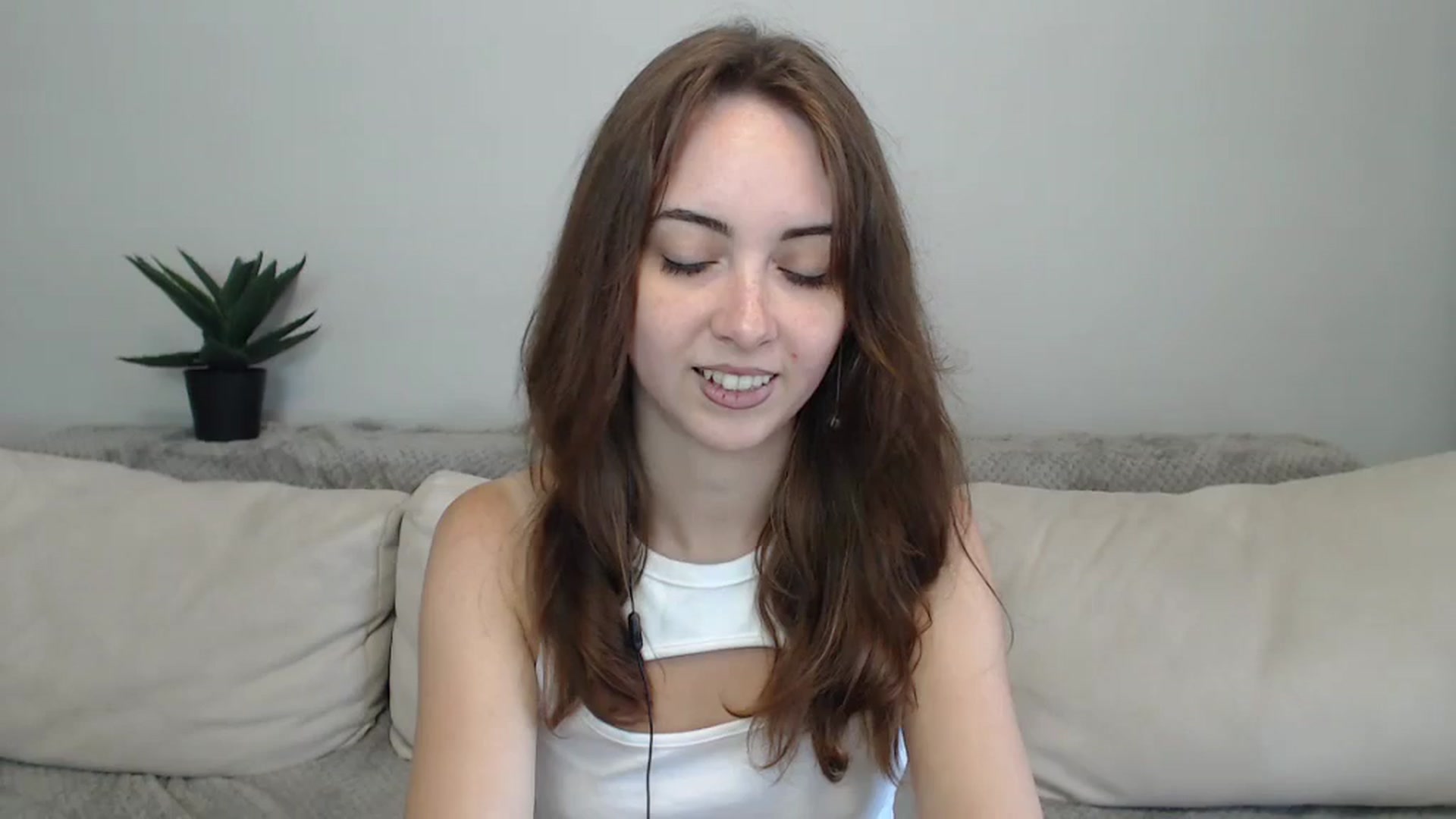 Gallery image thumbnail from BellaDream_m's myfreecams stream on, 07/05/2024, 08:23 image 8 of 20