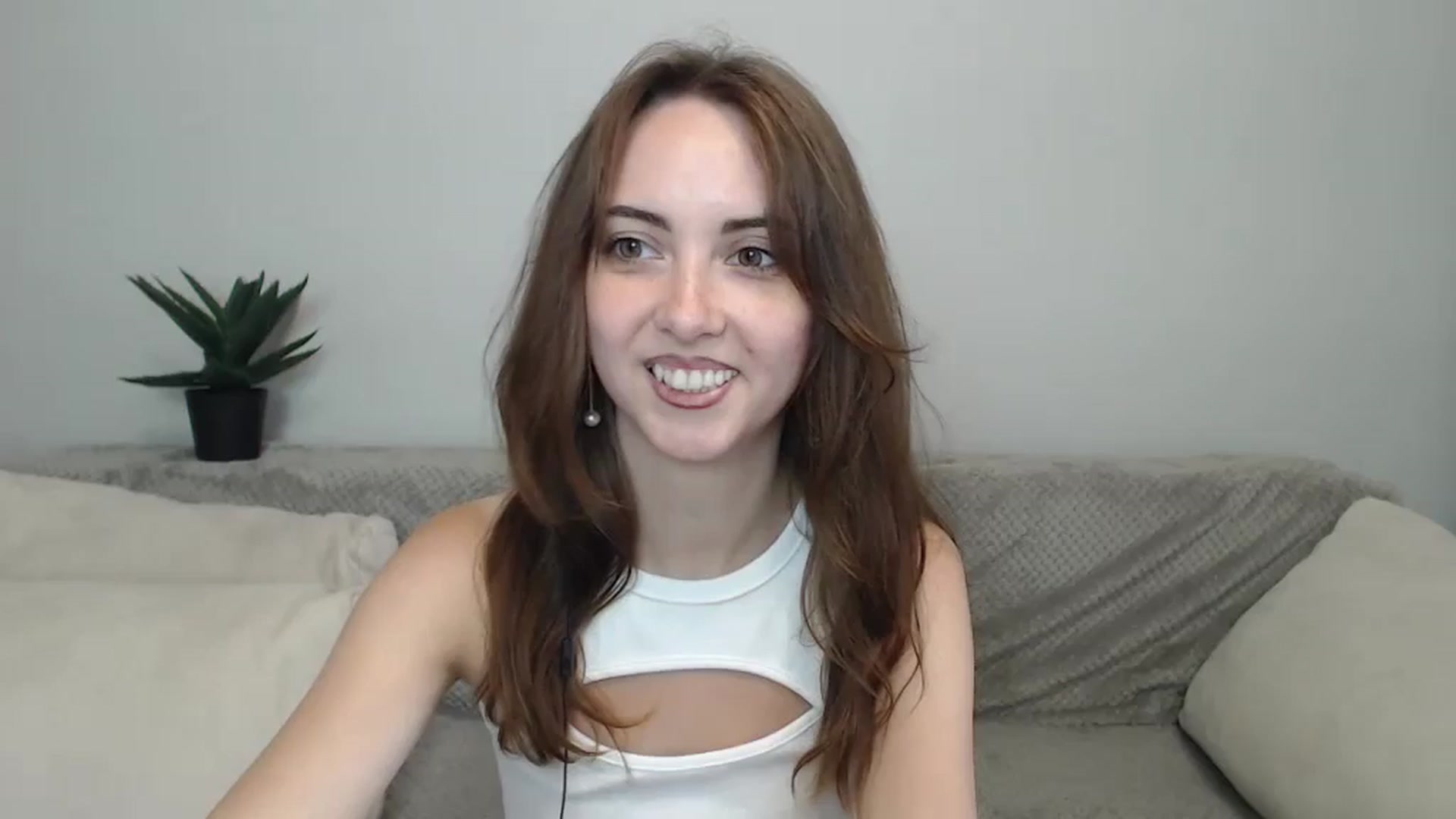 Gallery image thumbnail from BellaDream_m's myfreecams stream on, 07/05/2024, 11:01 image 2 of 20