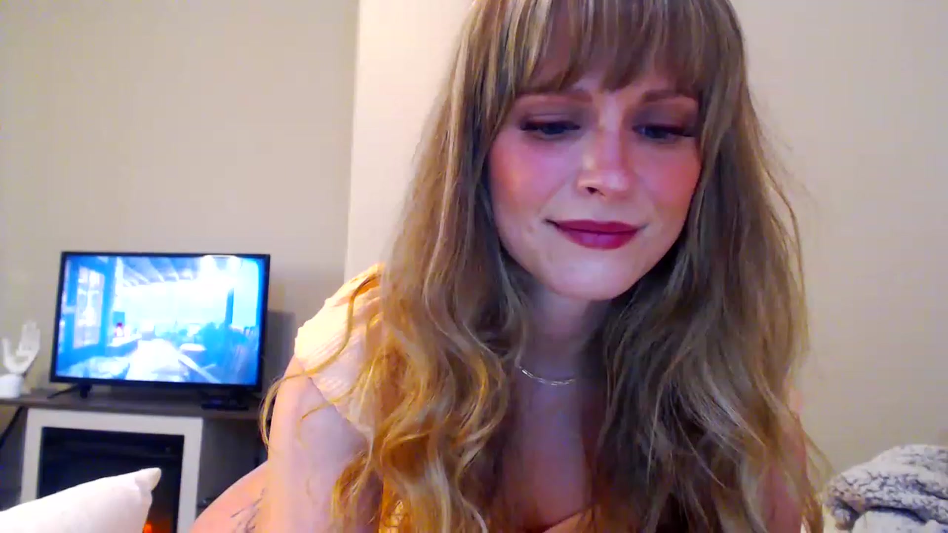 Gallery image thumbnail from BellaFairfox's myfreecams stream on, 06/26/2023, 19:35 image 2 of 20