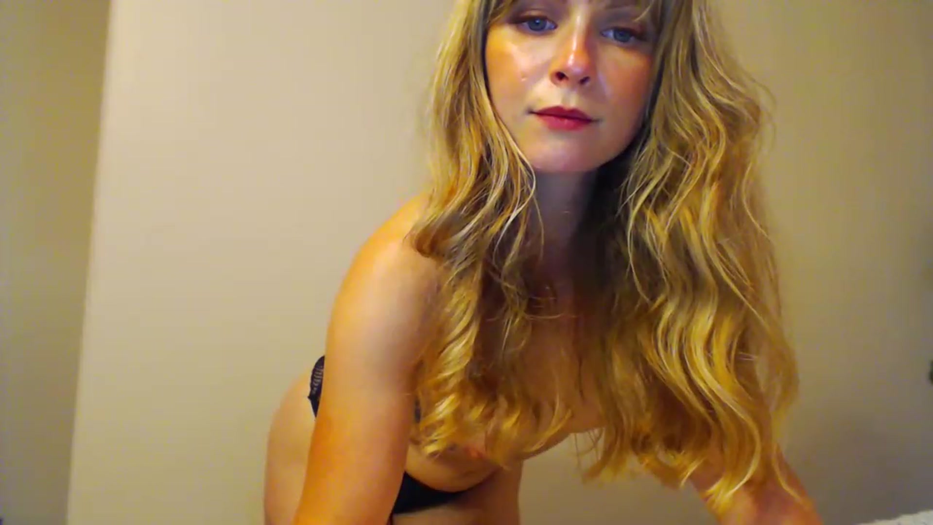 Gallery image thumbnail from BellaFairfox's myfreecams stream on, 06/28/2023, 22:42 image 19 of 20