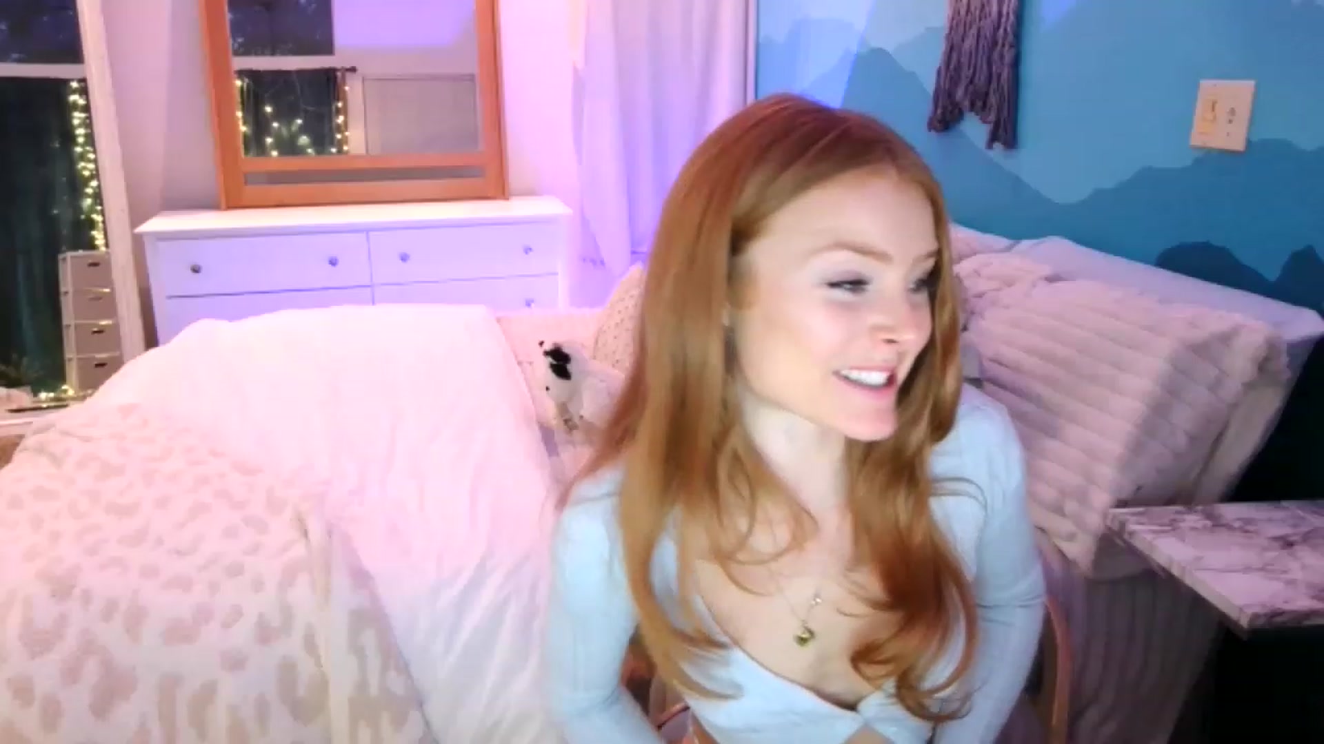 Gallery image thumbnail from BellaFreyaXo's myfreecams stream on, 12/01/2022, 01:00 image 20 of 20
