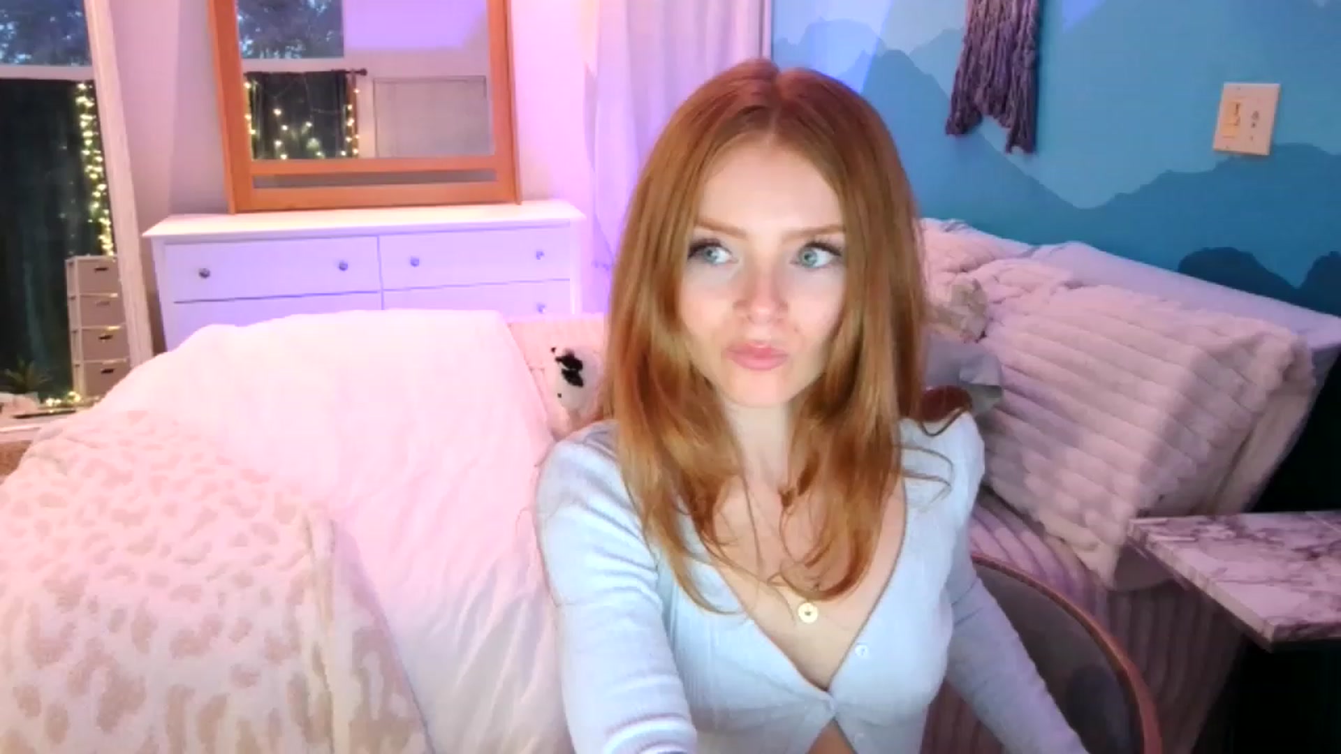 Gallery image thumbnail from BellaFreyaXo's myfreecams stream on, 12/01/2022, 01:00 image 5 of 20