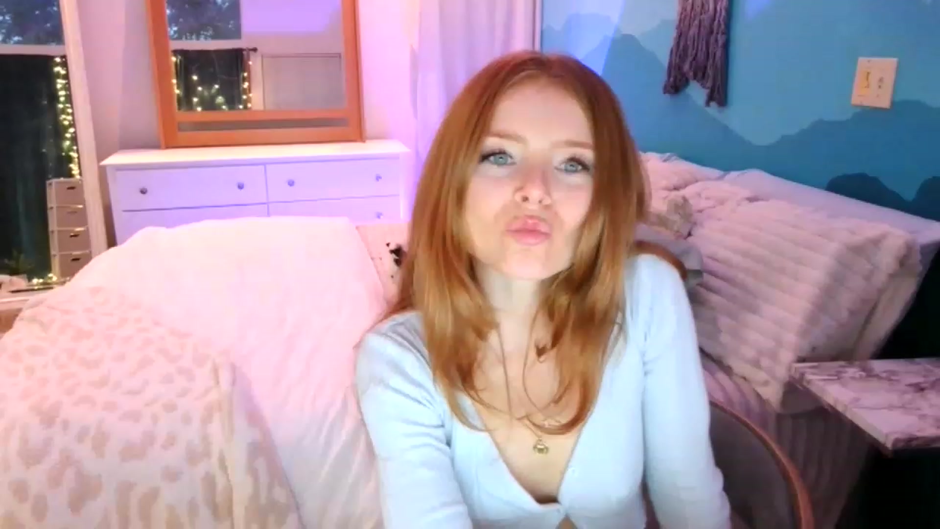Gallery image thumbnail from BellaFreyaXo's myfreecams stream on, 12/01/2022, 01:00 image 6 of 20