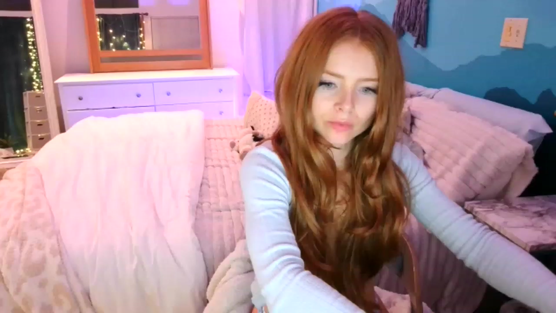 Gallery image thumbnail from BellaFreyaXo's myfreecams stream on, 12/01/2022, 09:50 image 5 of 20