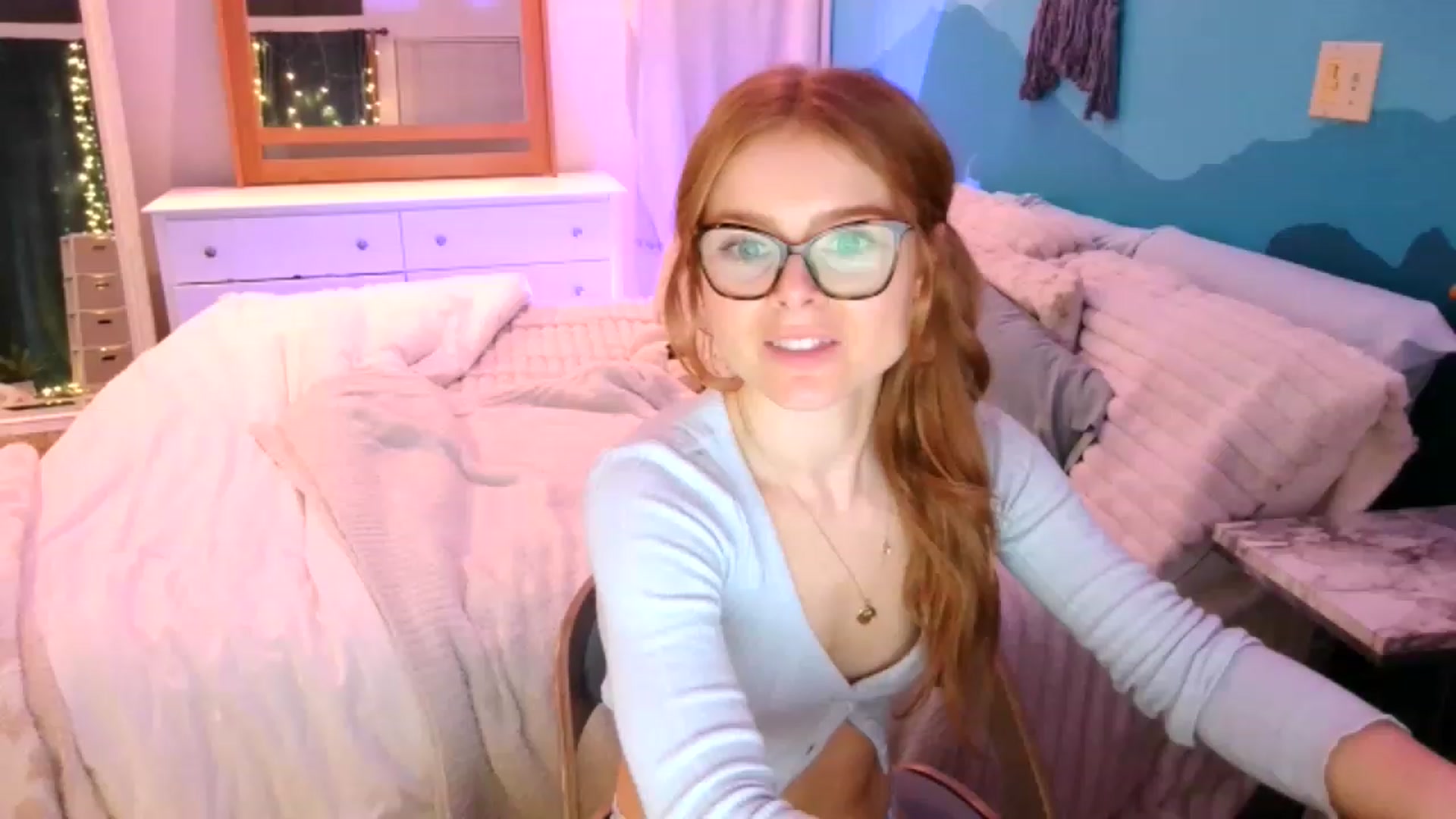 Gallery image thumbnail from BellaFreyaXo's myfreecams stream on, 12/01/2022, 10:55 image 2 of 20