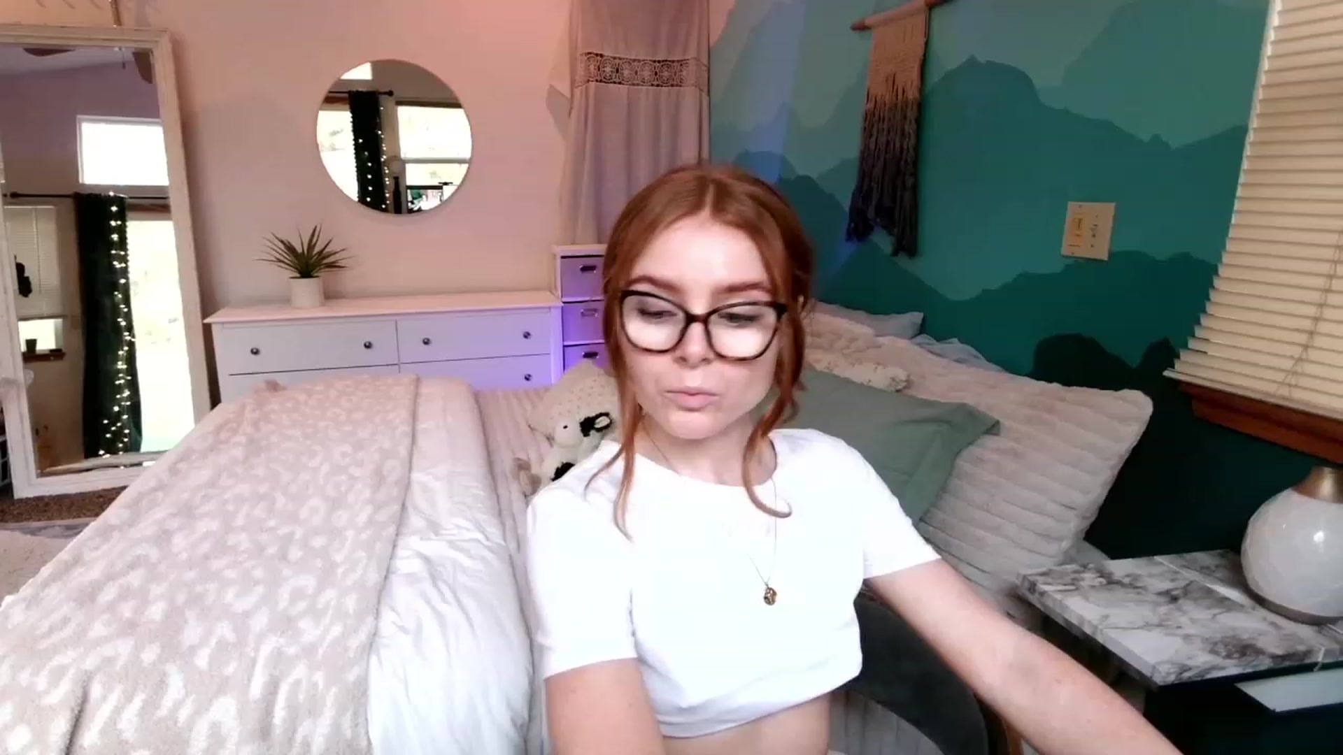 Gallery image thumbnail from BellaFreyaXo's myfreecams stream on, 12/02/2022, 23:09 image 17 of 20