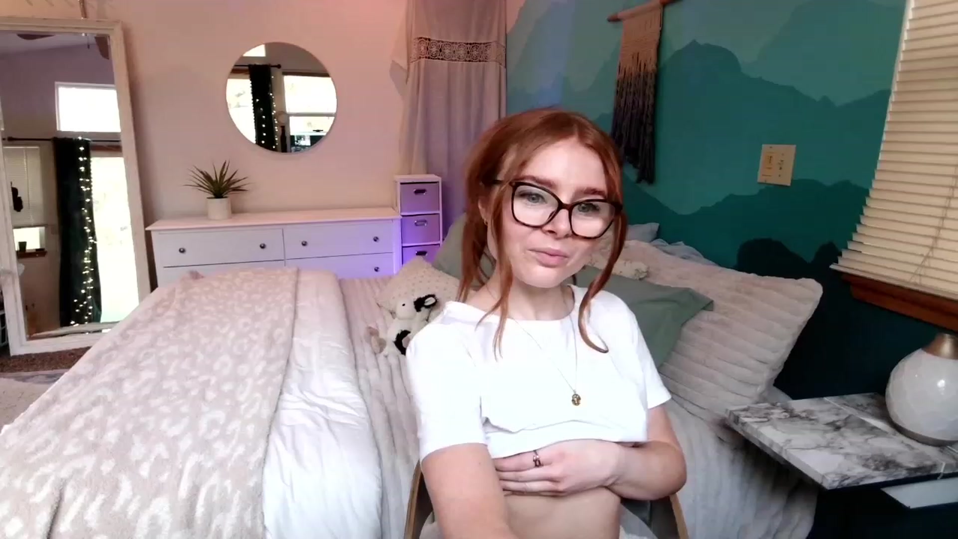 Gallery image thumbnail from BellaFreyaXo's myfreecams stream on, 12/02/2022, 23:09 image 12 of 20