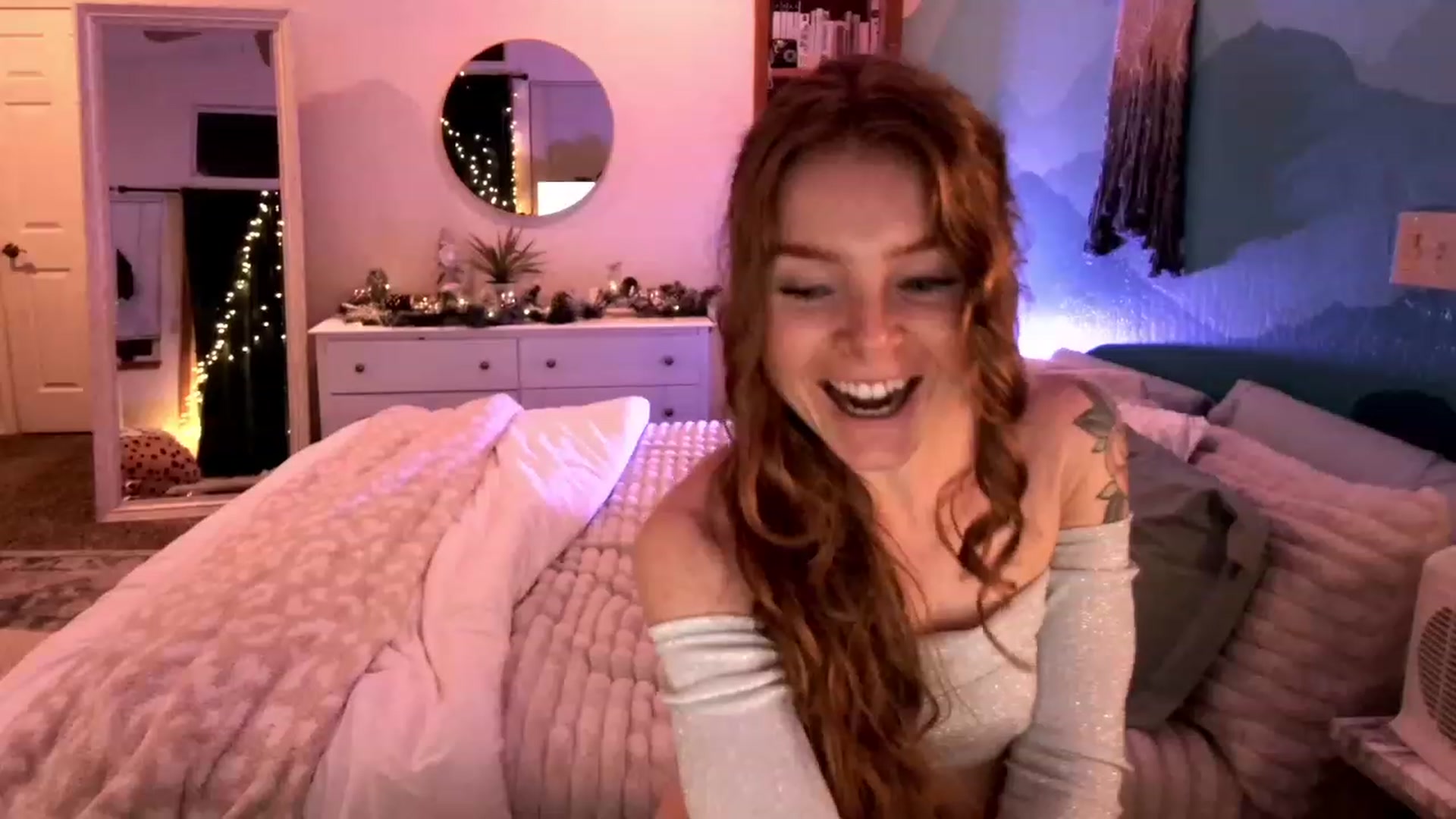 Gallery image thumbnail from BellaFreyaXo's myfreecams stream on, 12/06/2022, 07:37 image 12 of 20