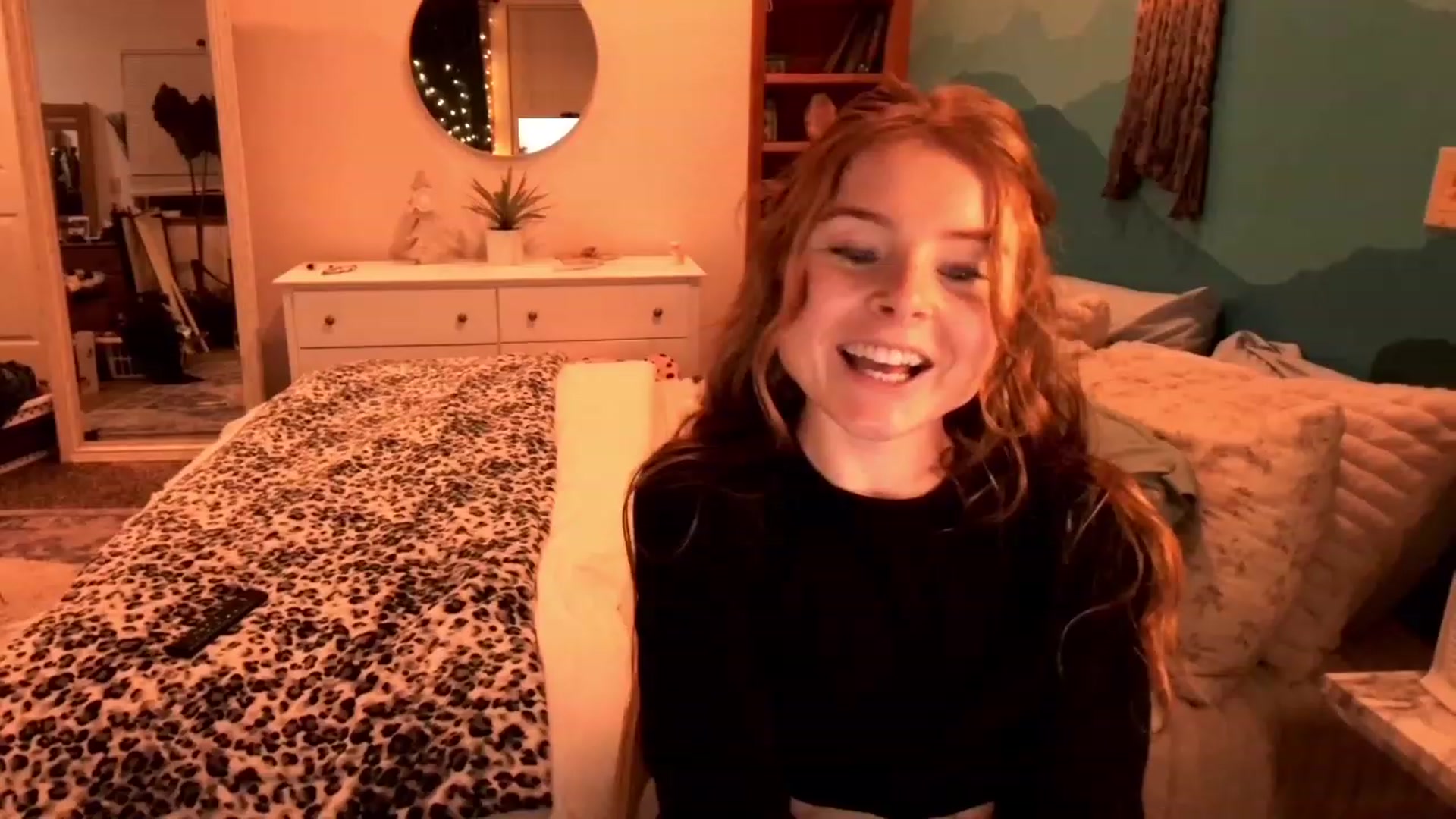 Gallery image thumbnail from BellaFreyaXo's myfreecams stream on, 12/10/2022, 02:07 image 17 of 20