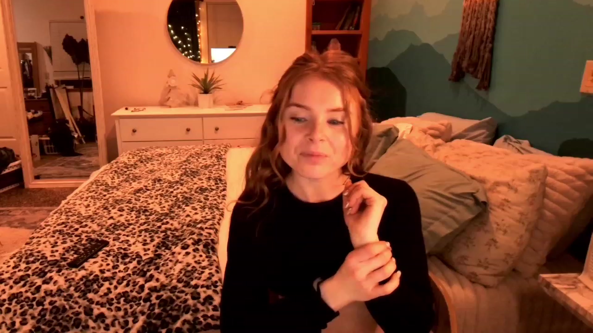 Gallery image thumbnail from BellaFreyaXo's myfreecams stream on, 12/10/2022, 02:07 image 12 of 20