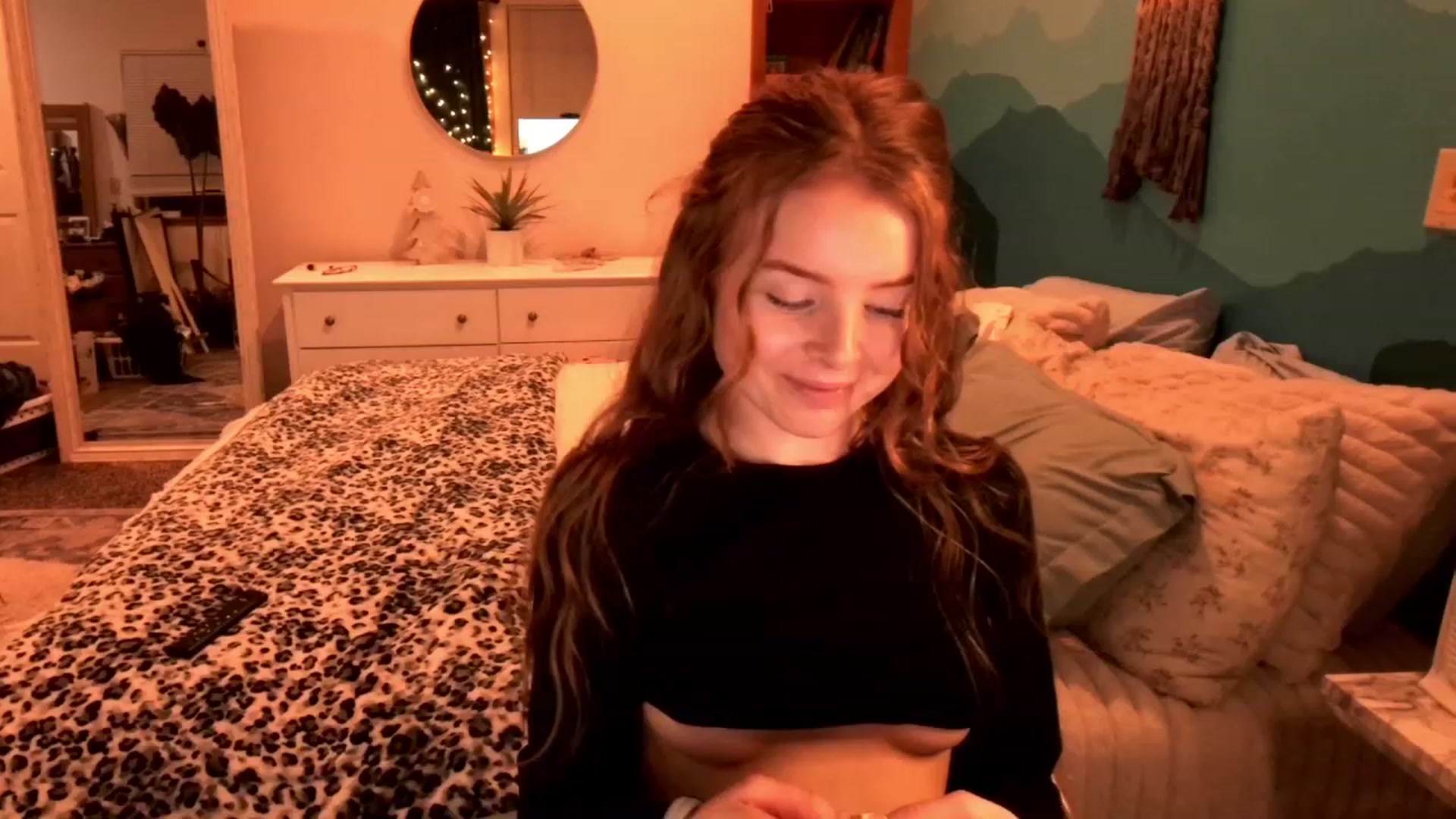 Gallery image thumbnail from BellaFreyaXo's myfreecams stream on, 12/10/2022, 02:07 image 20 of 20