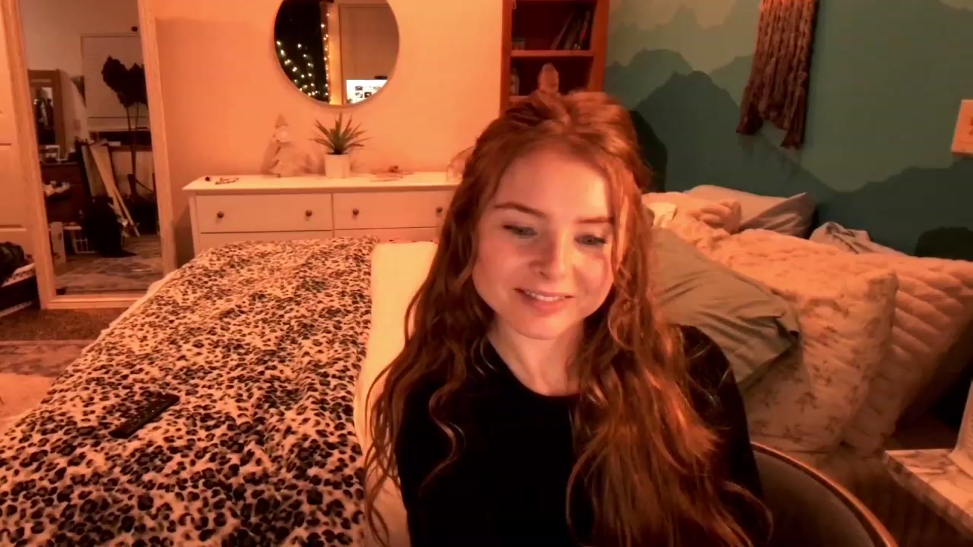 Gallery image thumbnail from BellaFreyaXo's myfreecams stream on, 12/10/2022, 02:07 image 6 of 20